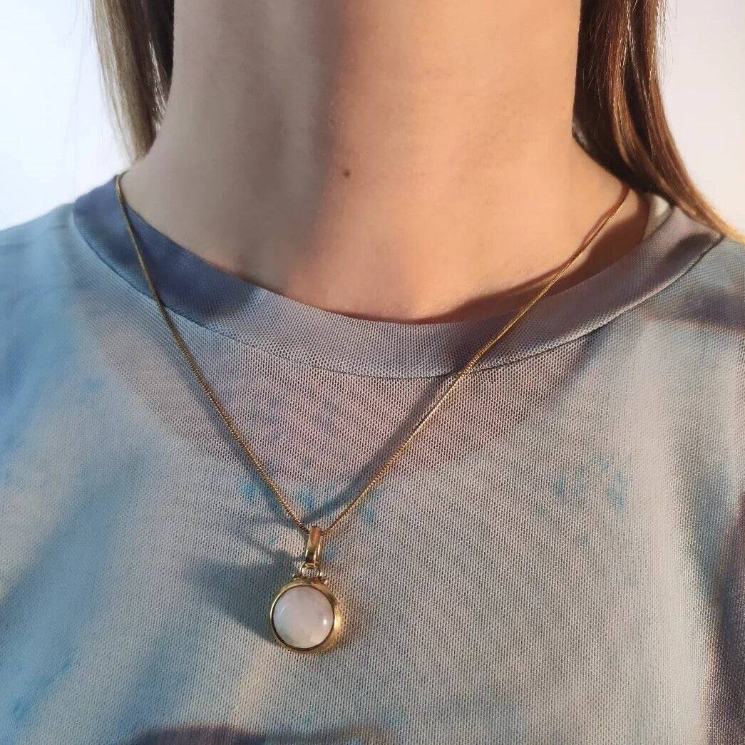 Kette mit rundem Mondstein Anhänger gold - NooeBerlin