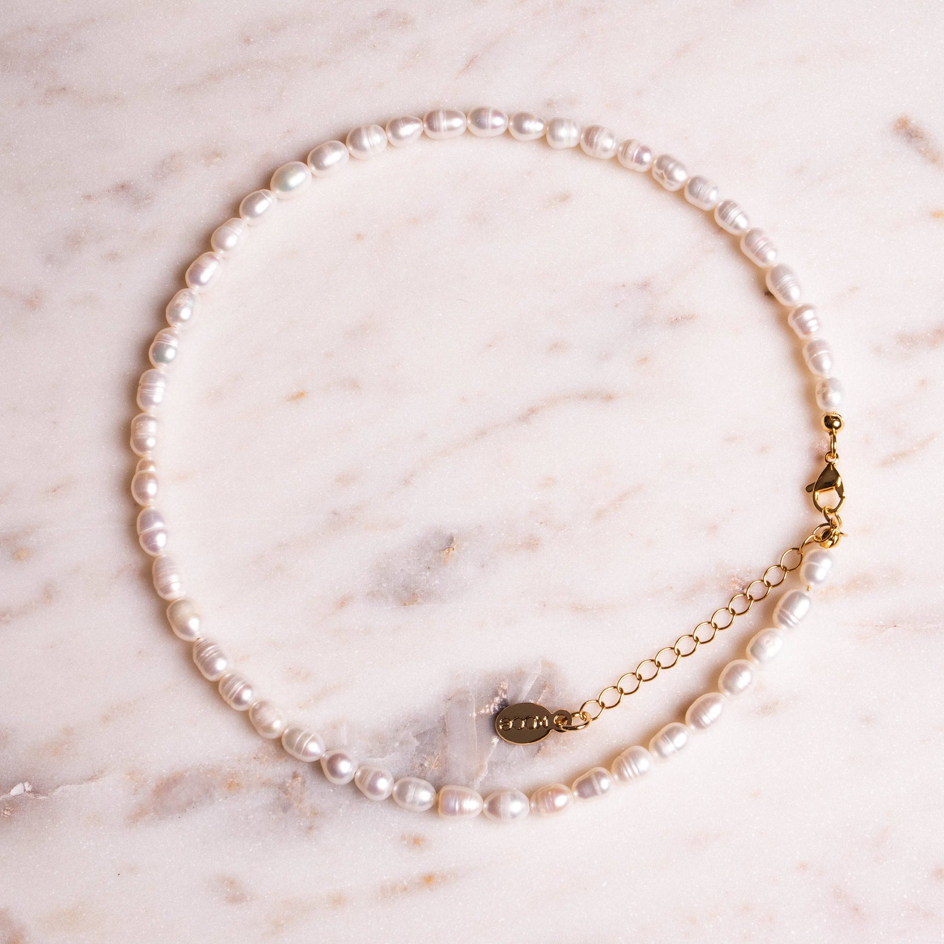 Perlenkette Choker Sommer Unisex - Kette mit Süßwassserperlen gold handgemacht - Geschenk - NooeBerlin