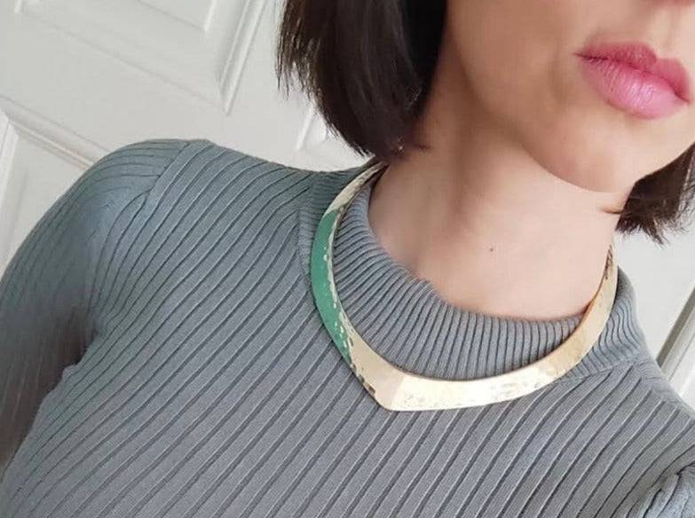 Chevron Halskette goldfarben - V-förmiger Choker Kette aus Messing handgefertigt - NooeBerlin