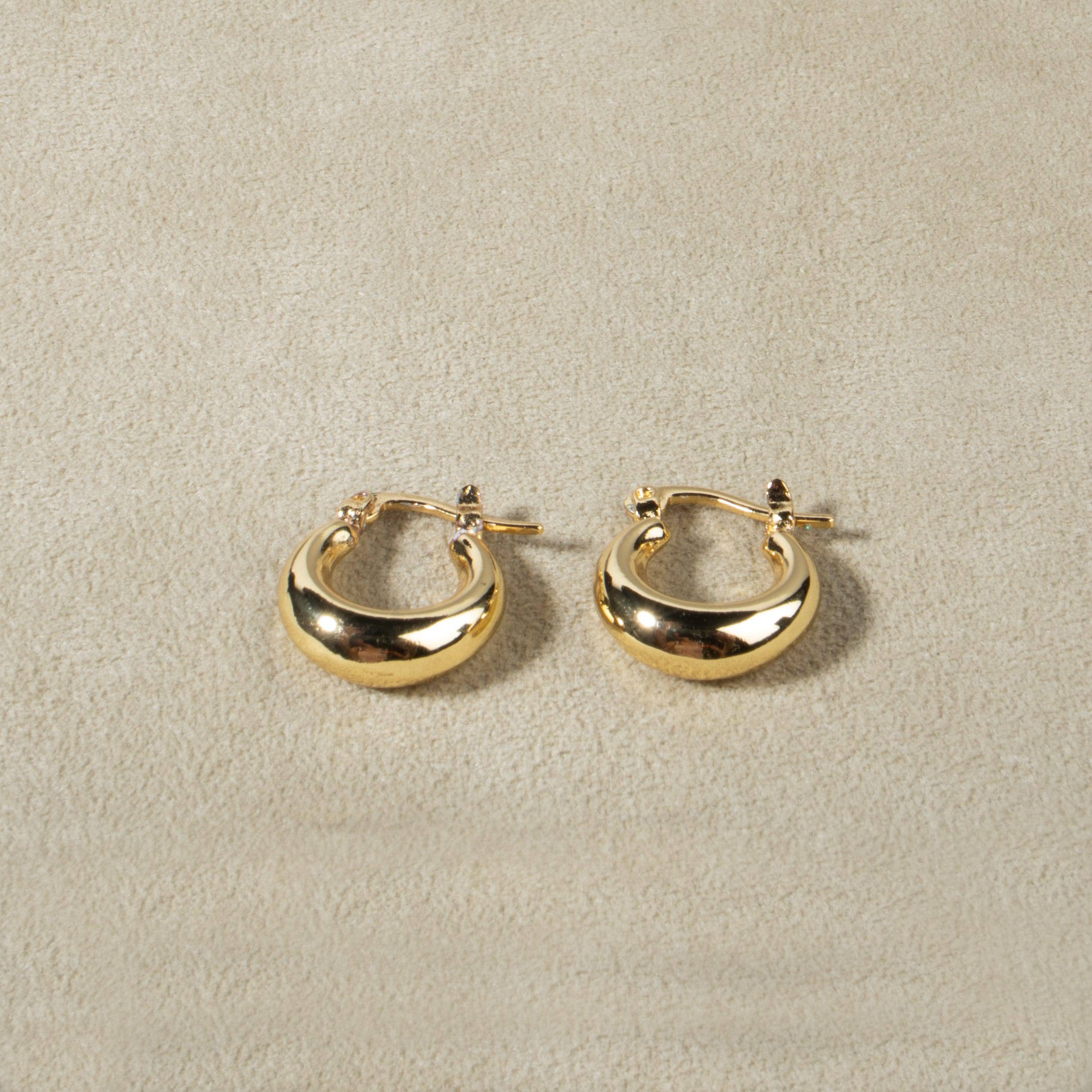 Chunky Creolen huggies vergoldet gold klein - NooeBerlin