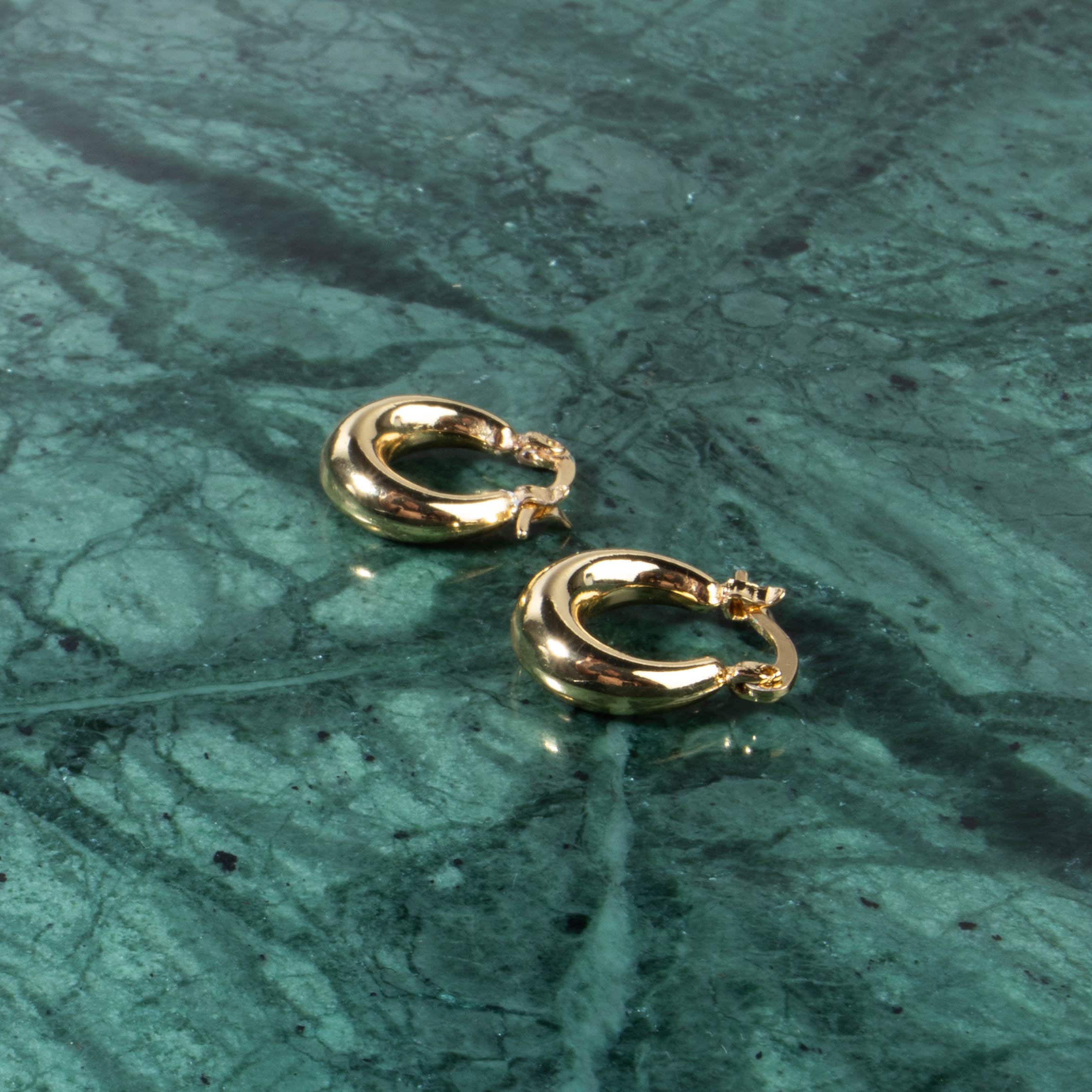 Chunky Creolen huggies vergoldet gold klein - NooeBerlin
