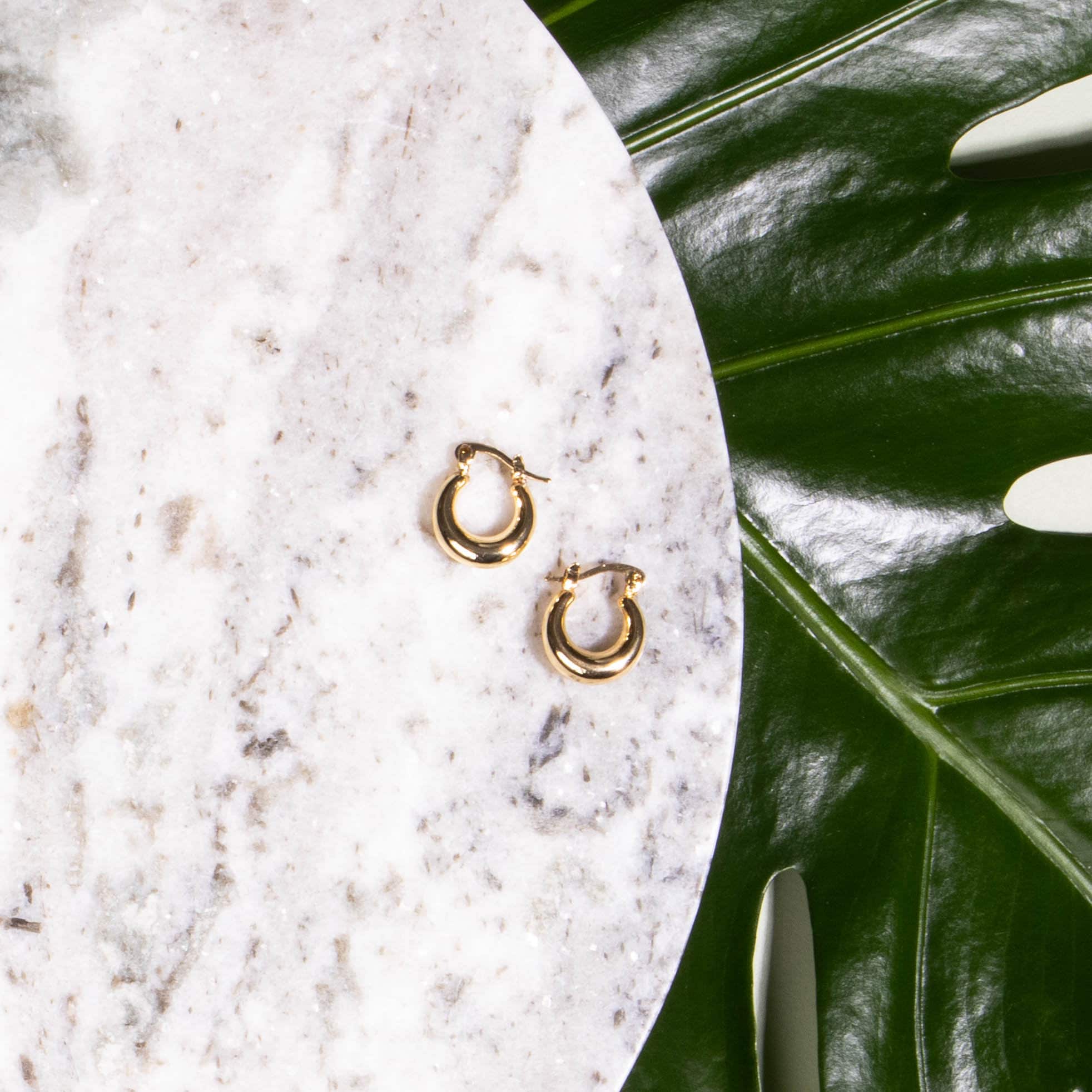 Chunky Creolen huggies vergoldet gold klein - NooeBerlin
