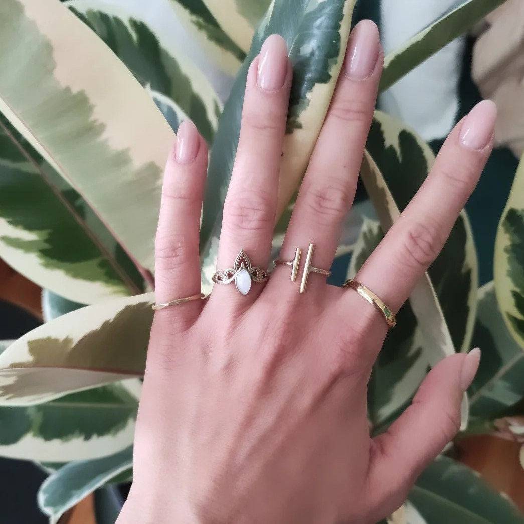 Auge Kronen Ring mit Mondstein gold handgemacht - NooeBerlin