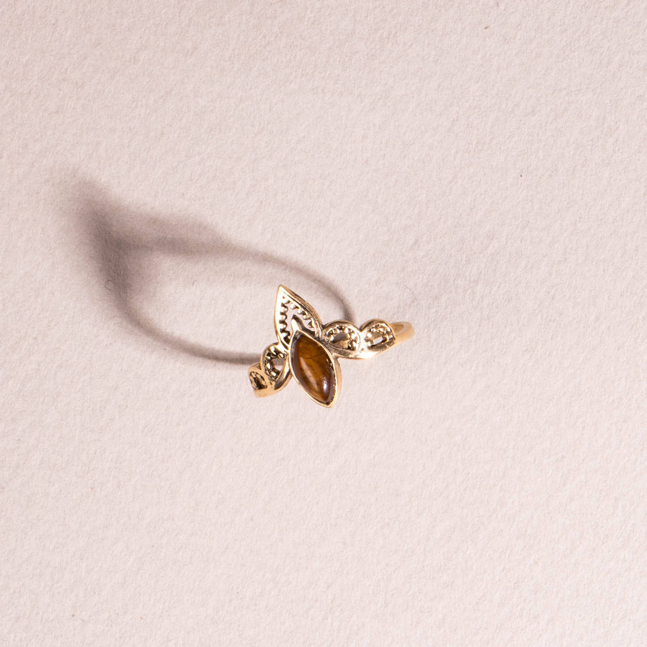 Auge Kronen Ring mit Tigerauge gold handgemacht - NooeBerlin