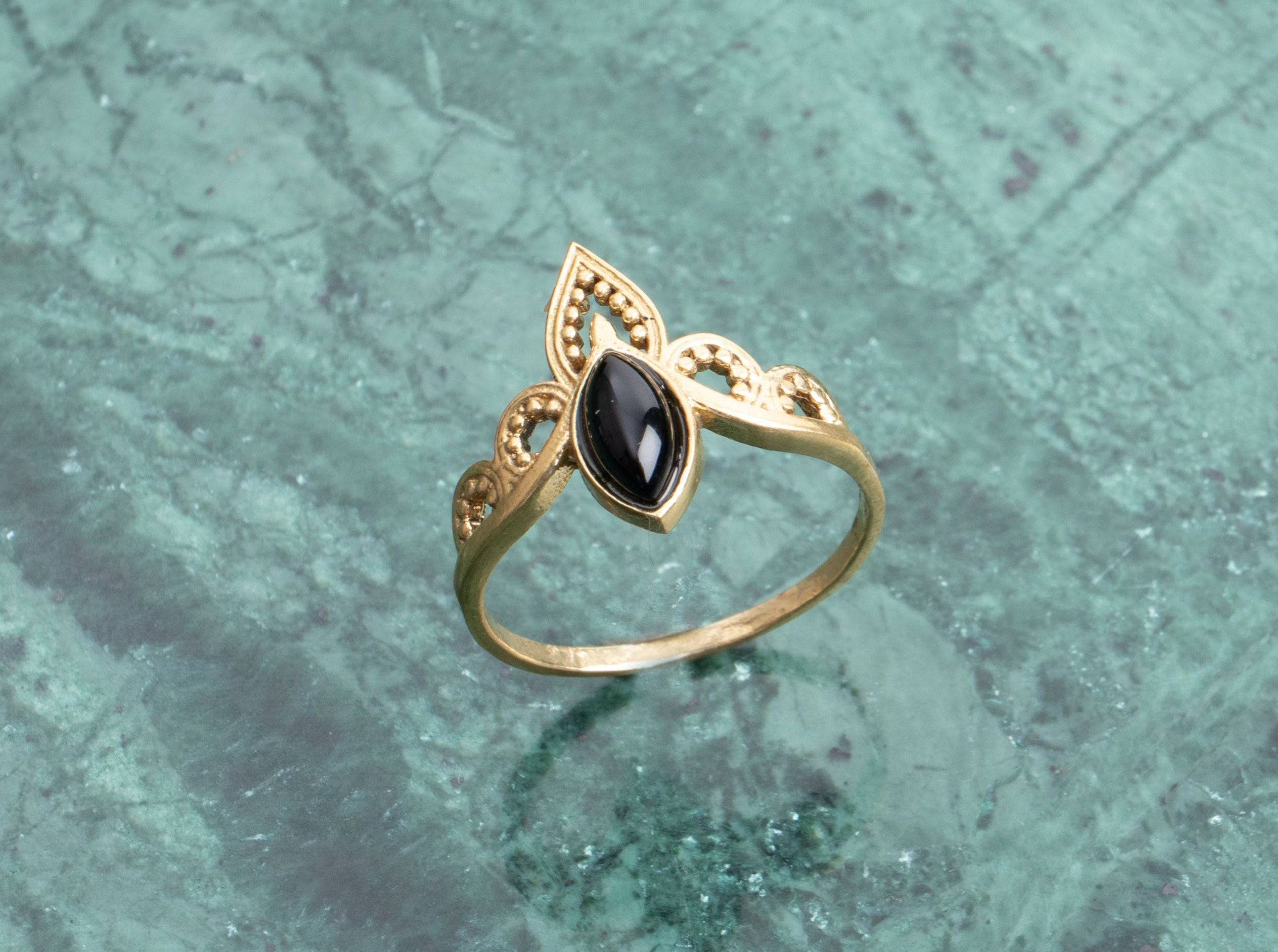Auge Ring mit schwarzem Onyx gold - NooeBerlin