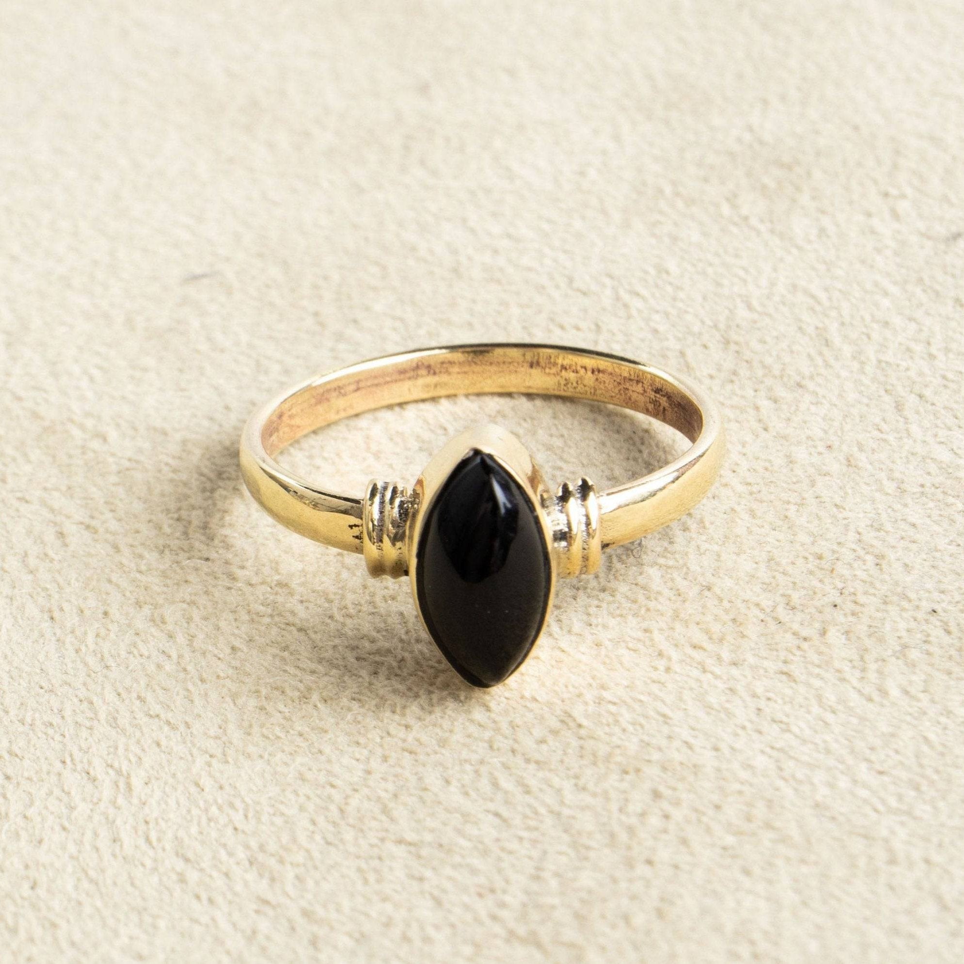 Onyx Ring mit ovalem Stein handgemacht - NooeBerlin