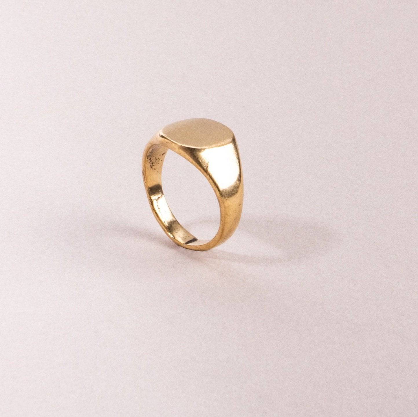 Siegelring aus Messing | Goldener Ring - NooeBerlin