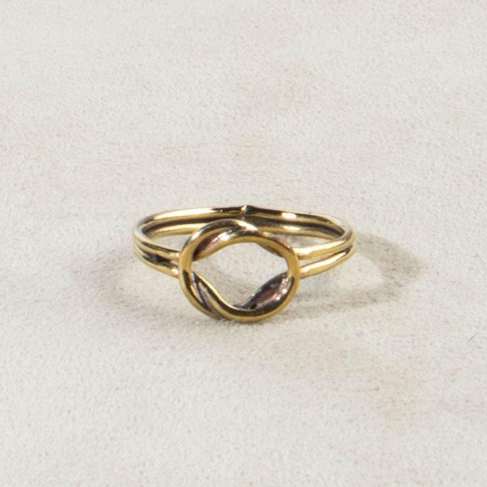 Knotenring doppelt handgefertigt aus Messing - NooeBerlin