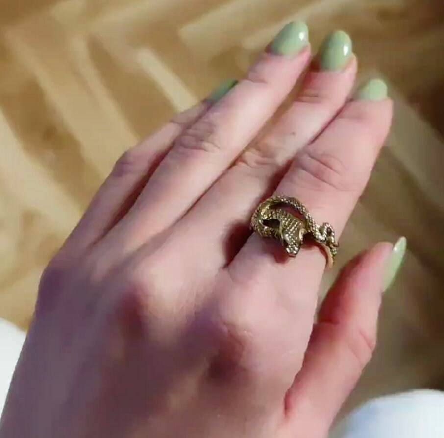 Schlangen Ring gewunden aus Messing handgemacht - NooeBerlin