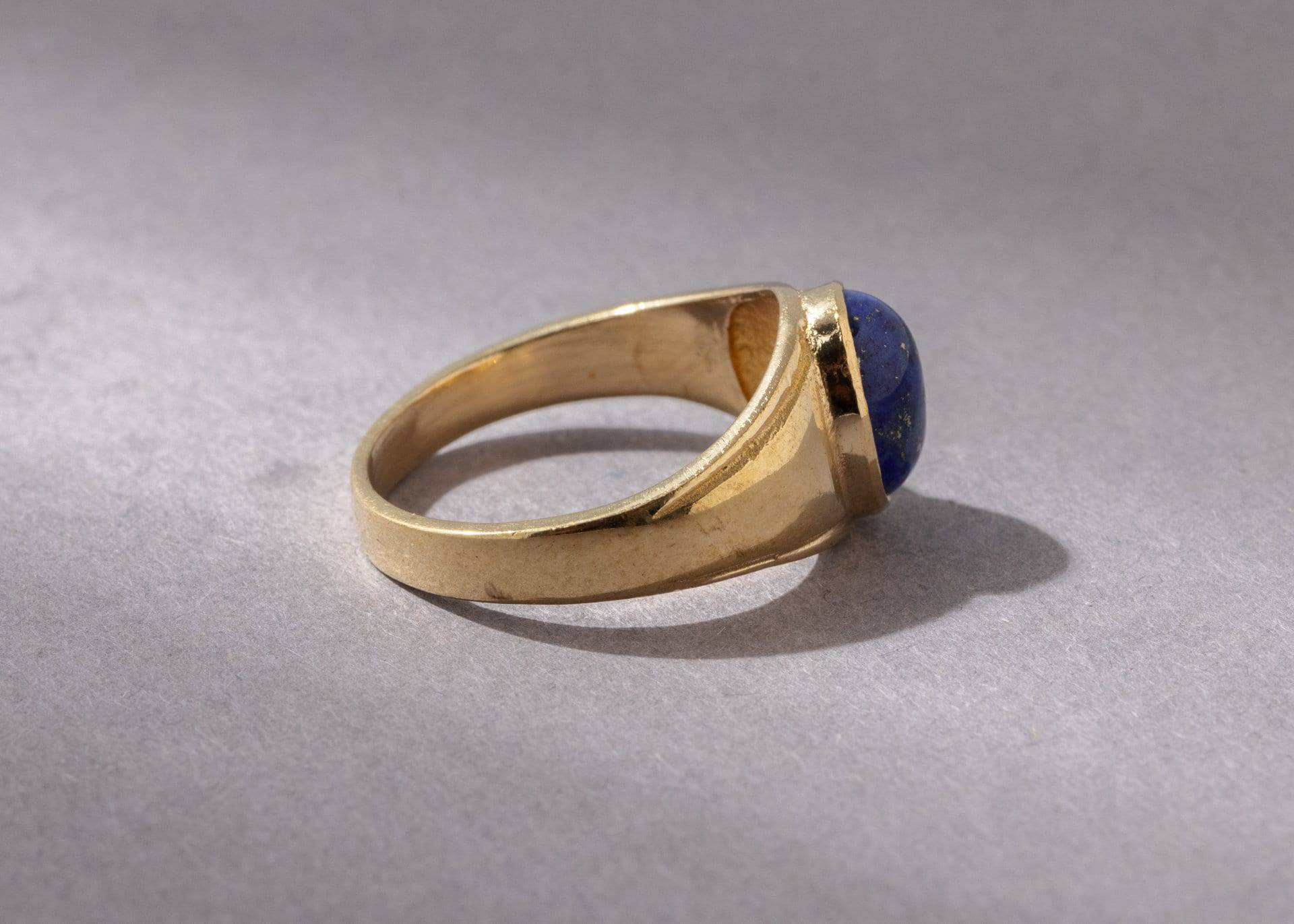 Siegelring mit ovalem Lapislazuli - NooeBerlin