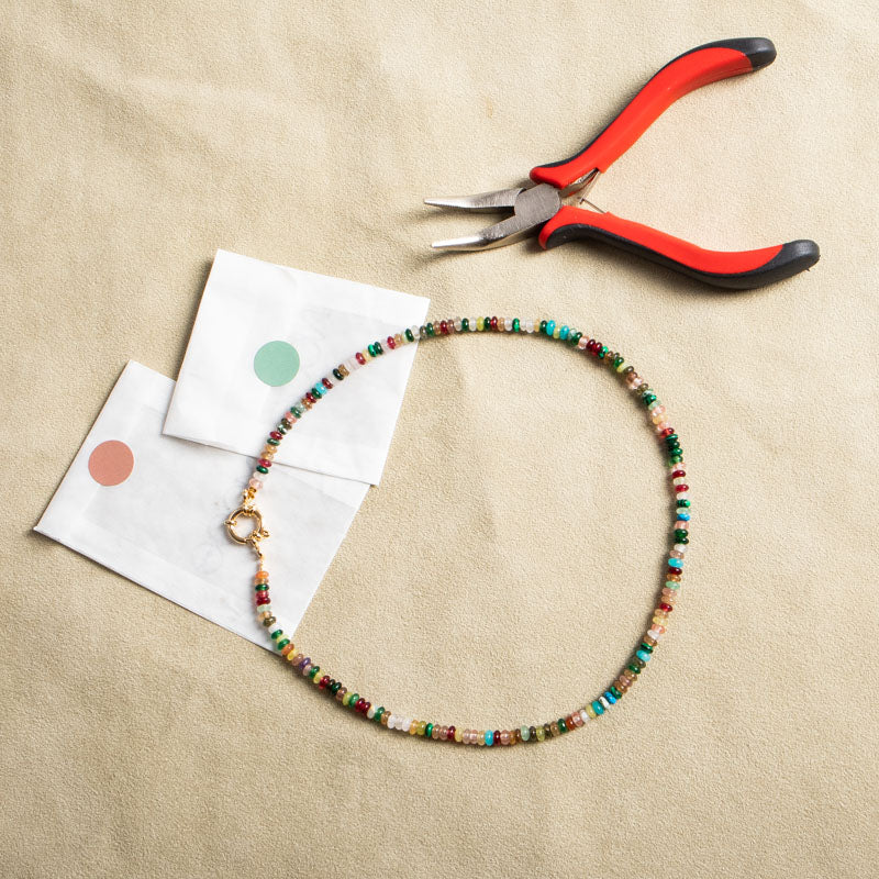 DIY Set: Bunte Perlenkette aus bunten Edelsteinen mit Federringverschluss in gold oder silber - NooeBerlin