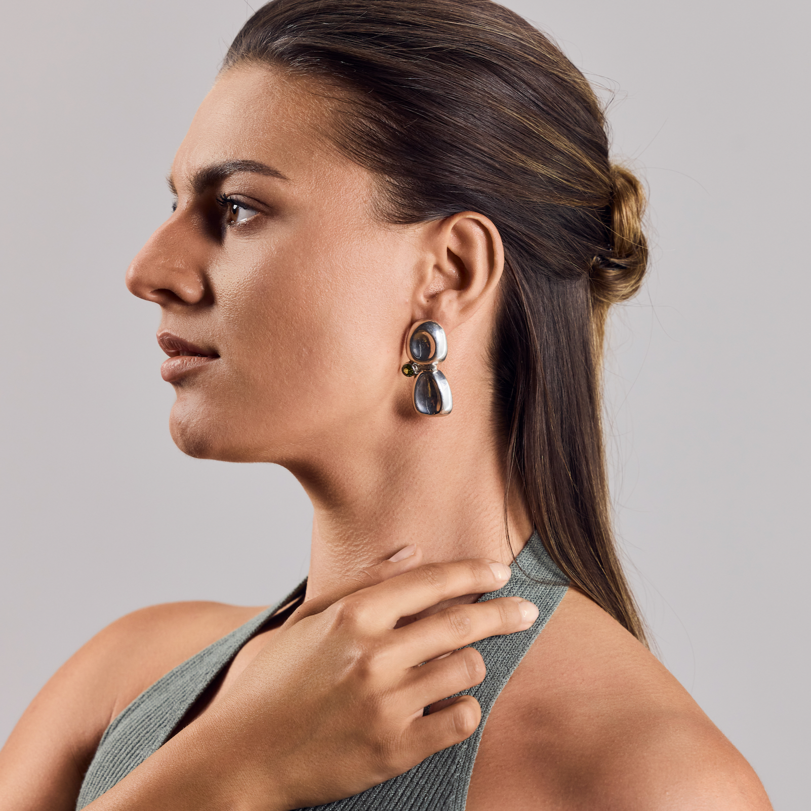 Große Chunky Ohrringe Stecker aus 925 Sterling Silber mit Peridot – Grüner Statement Stein