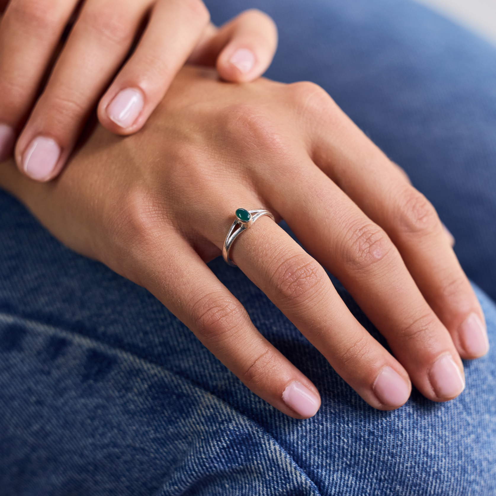Kleiner grüner Onyx Ring mit ovalem Stein aus 925 Sterling Silber handgemacht
