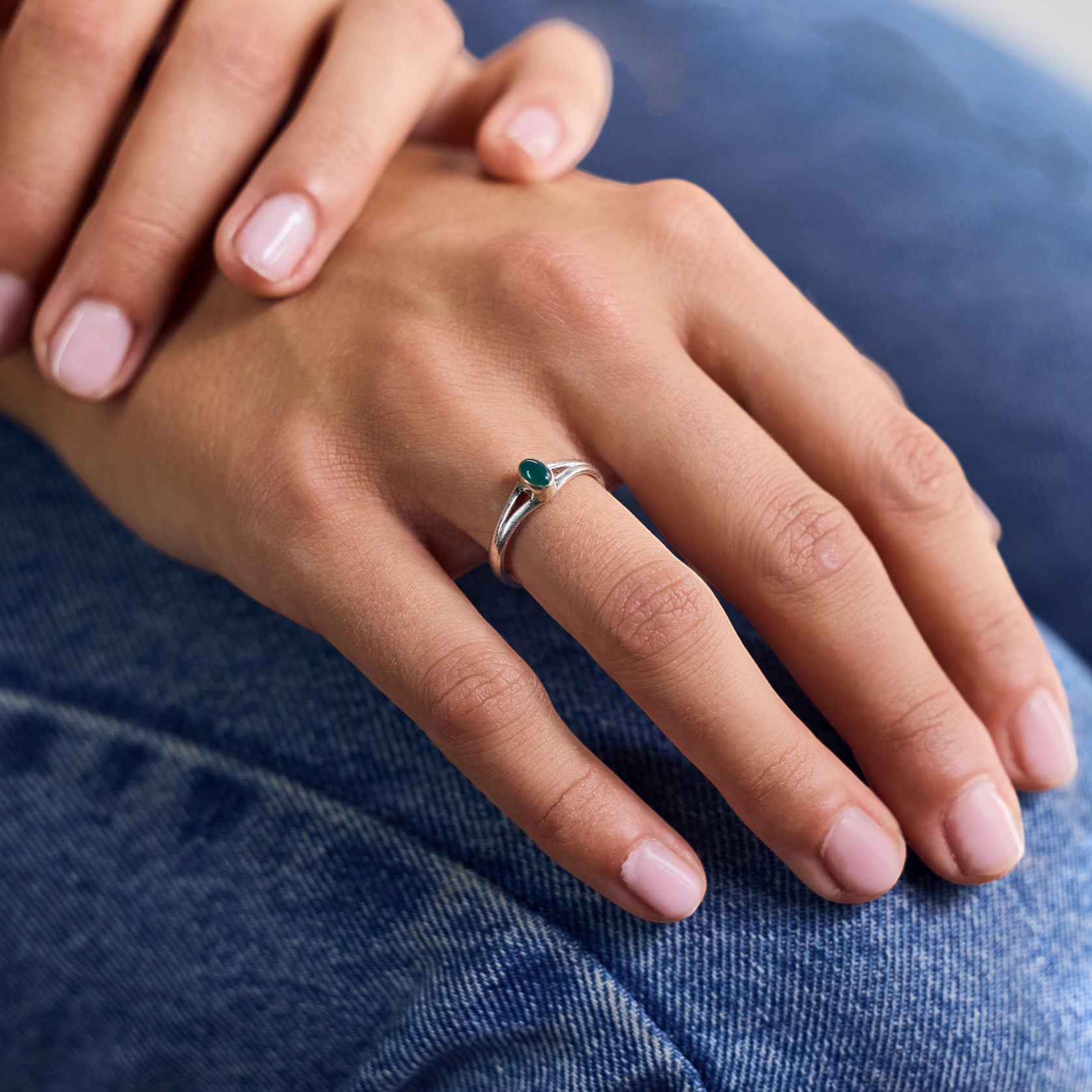 Kleiner grüner Onyx Ring mit ovalem Stein aus 925 Sterling Silber handgemacht - Nooe UG
