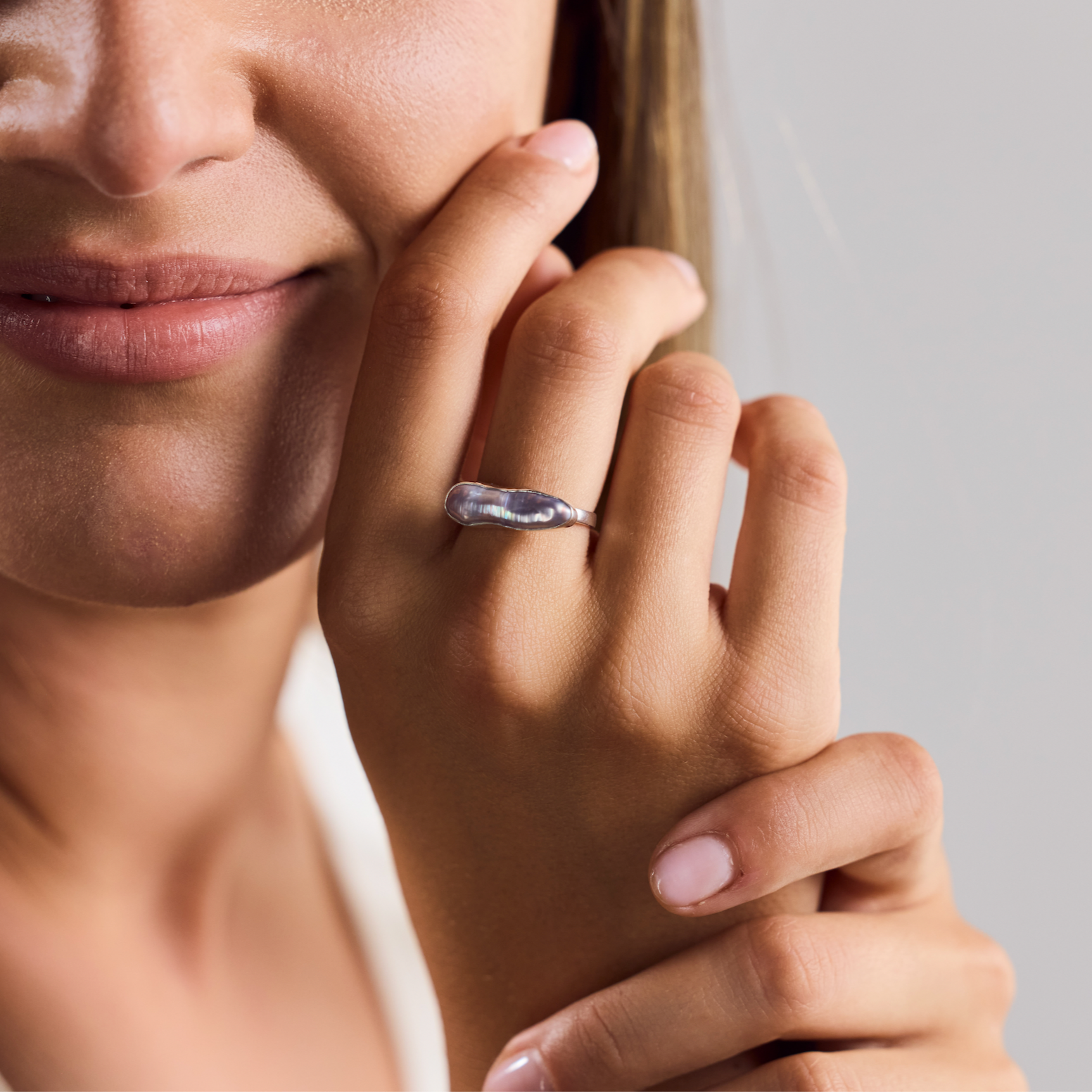 Zarter Statement-Ring aus 925 Sterling Silber mit rosa Süßwasserperle