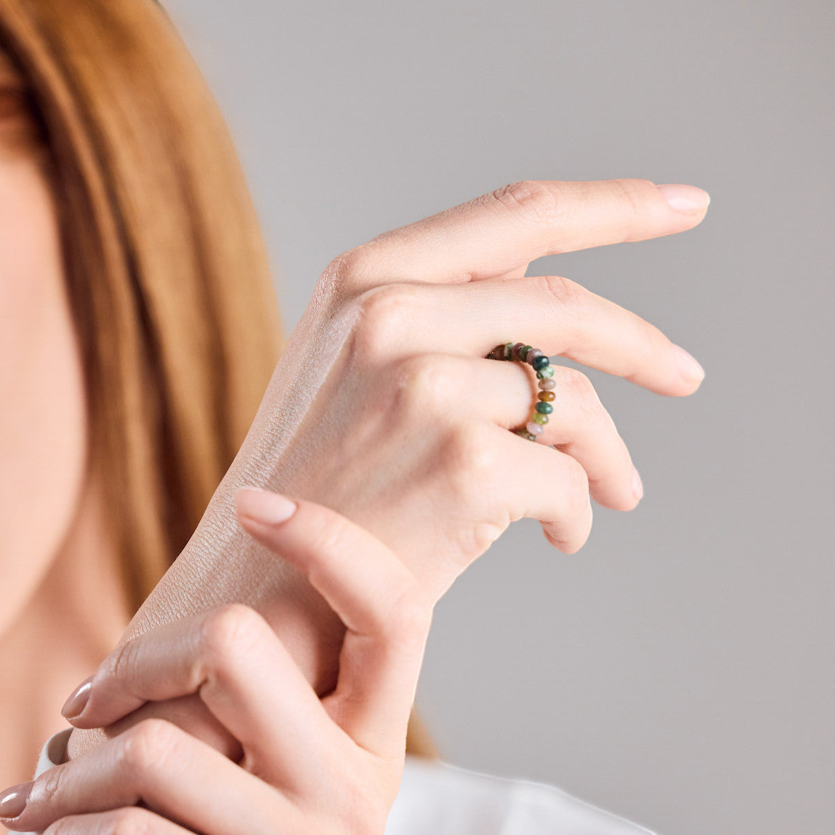 Regenbogen-Ring – Handgefertigter Ring aus grünem Indischem Achat auf Gummiband - Nooe UG