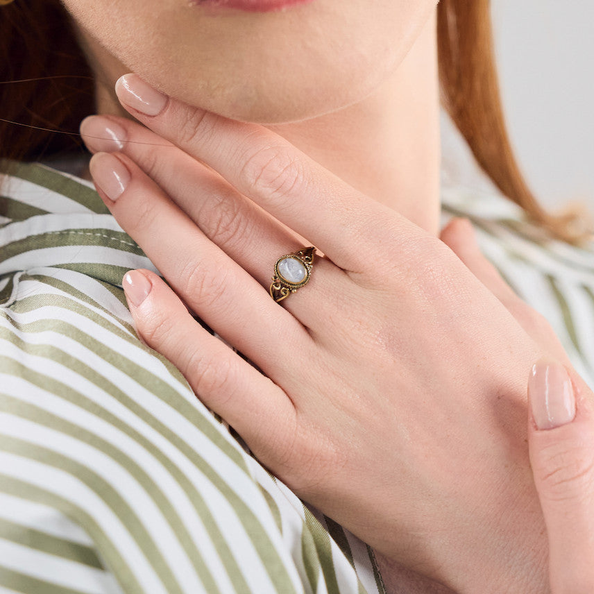 Mondstein Ring mit ovalem Stein gold handgemacht - Nooe UG