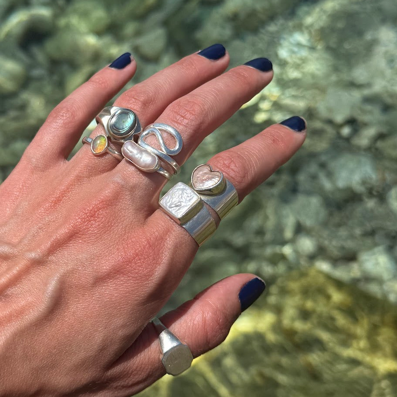 Großer Abalone Muschel Siegelring aus 925 Sterling Silber - Perlmutt Ring Statementring blau handgemacht - Nooe UG