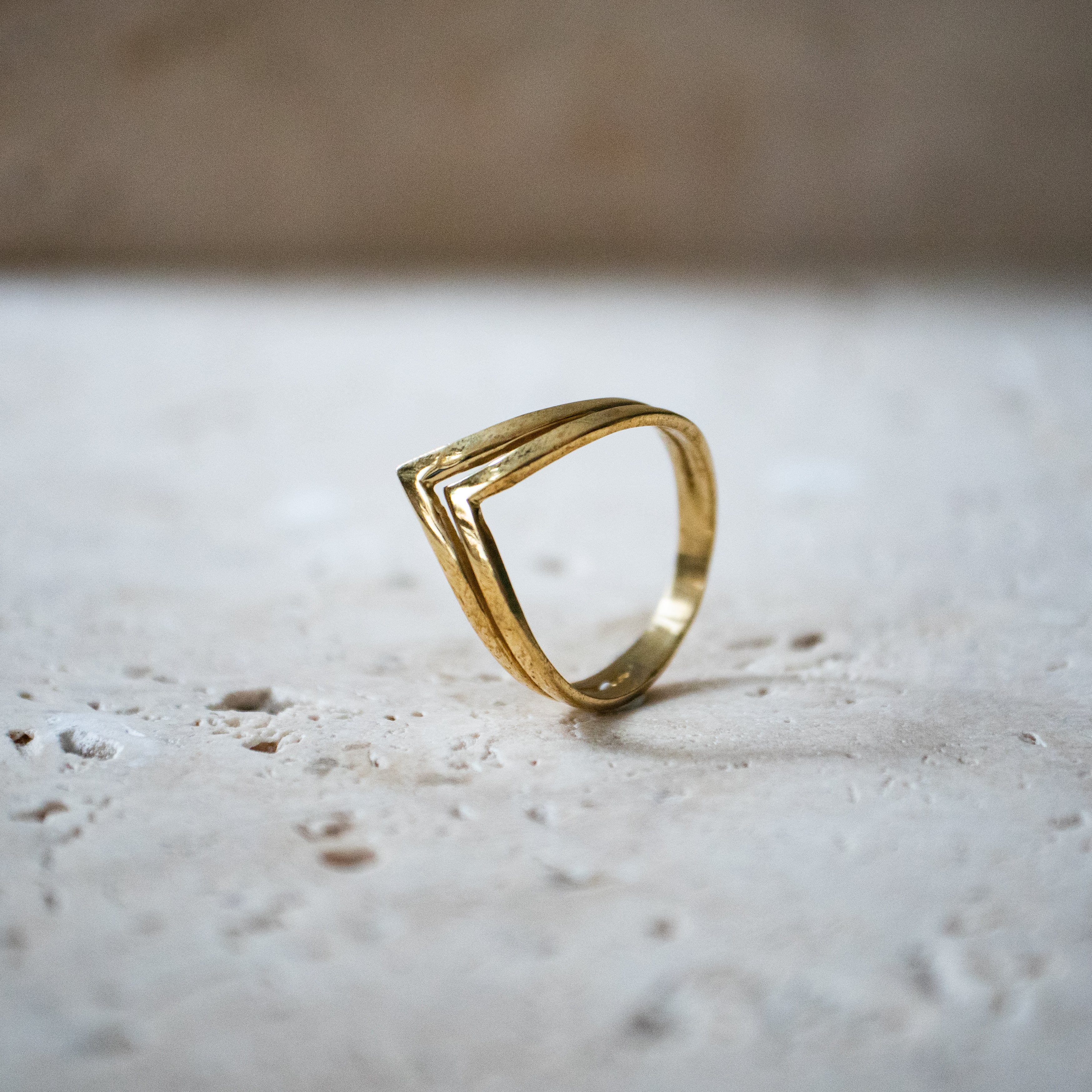 Chevron Ring doppelt gold handgemacht