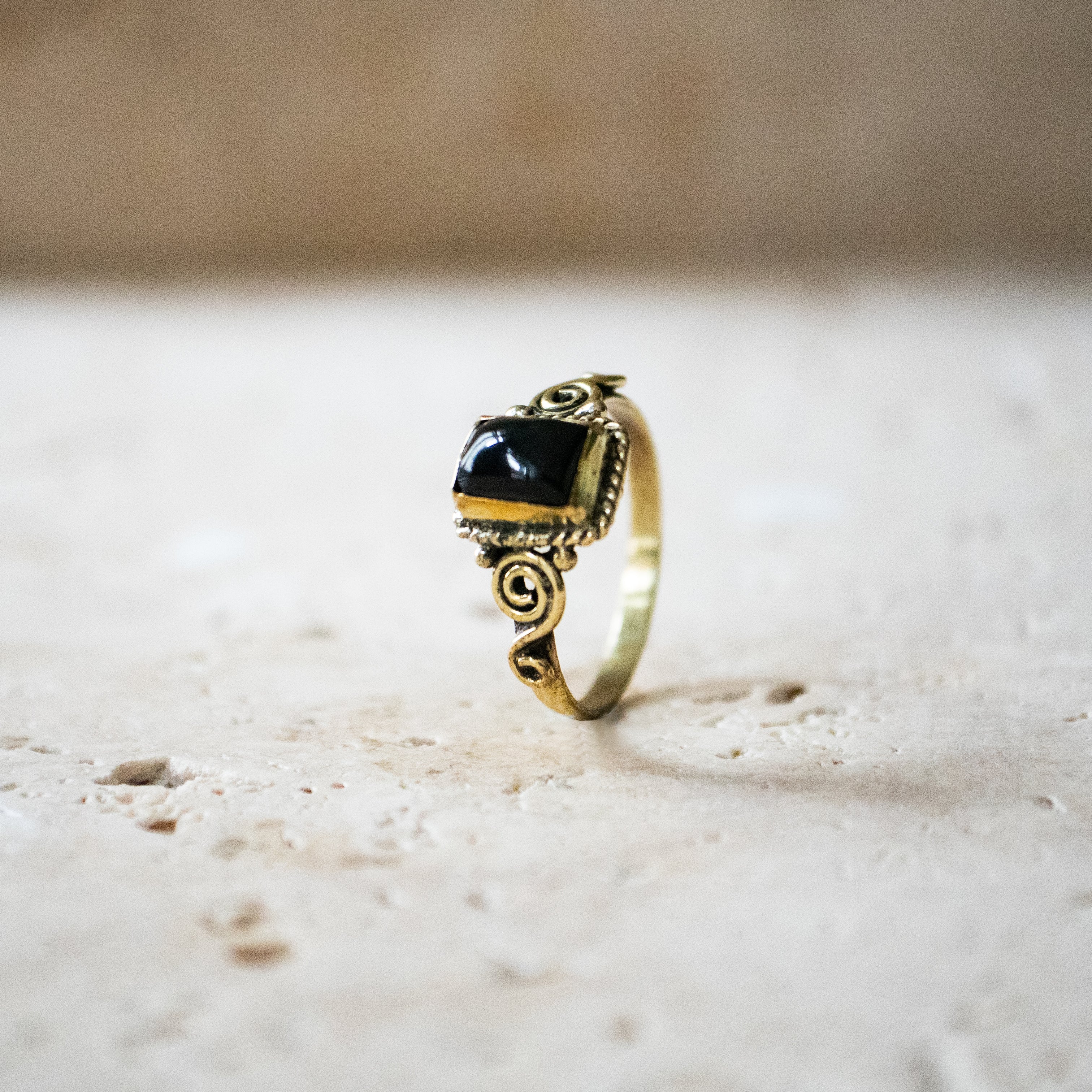 Black onyx ring square gold Art Nouveau