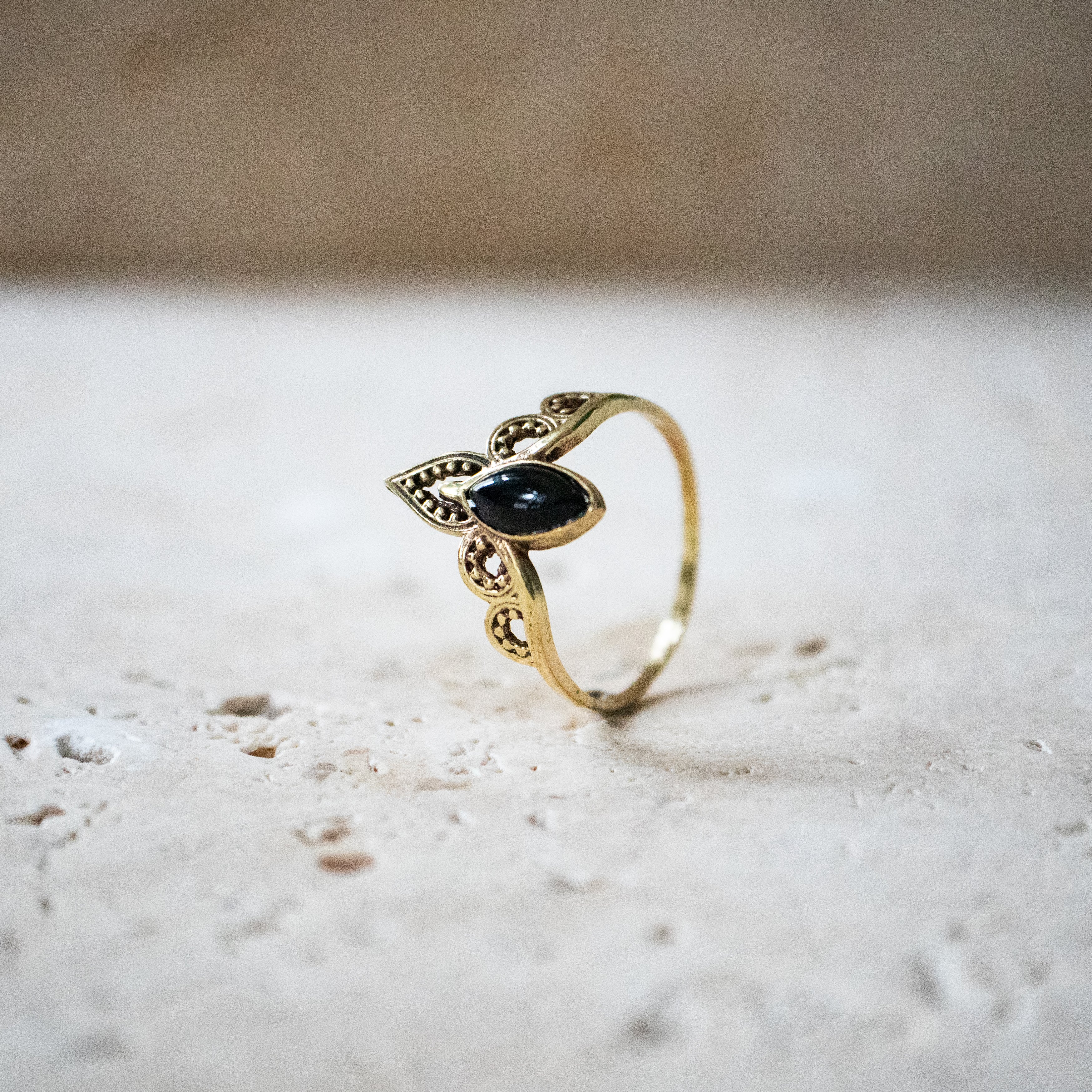 Auge Ring mit schwarzem Onyx gold