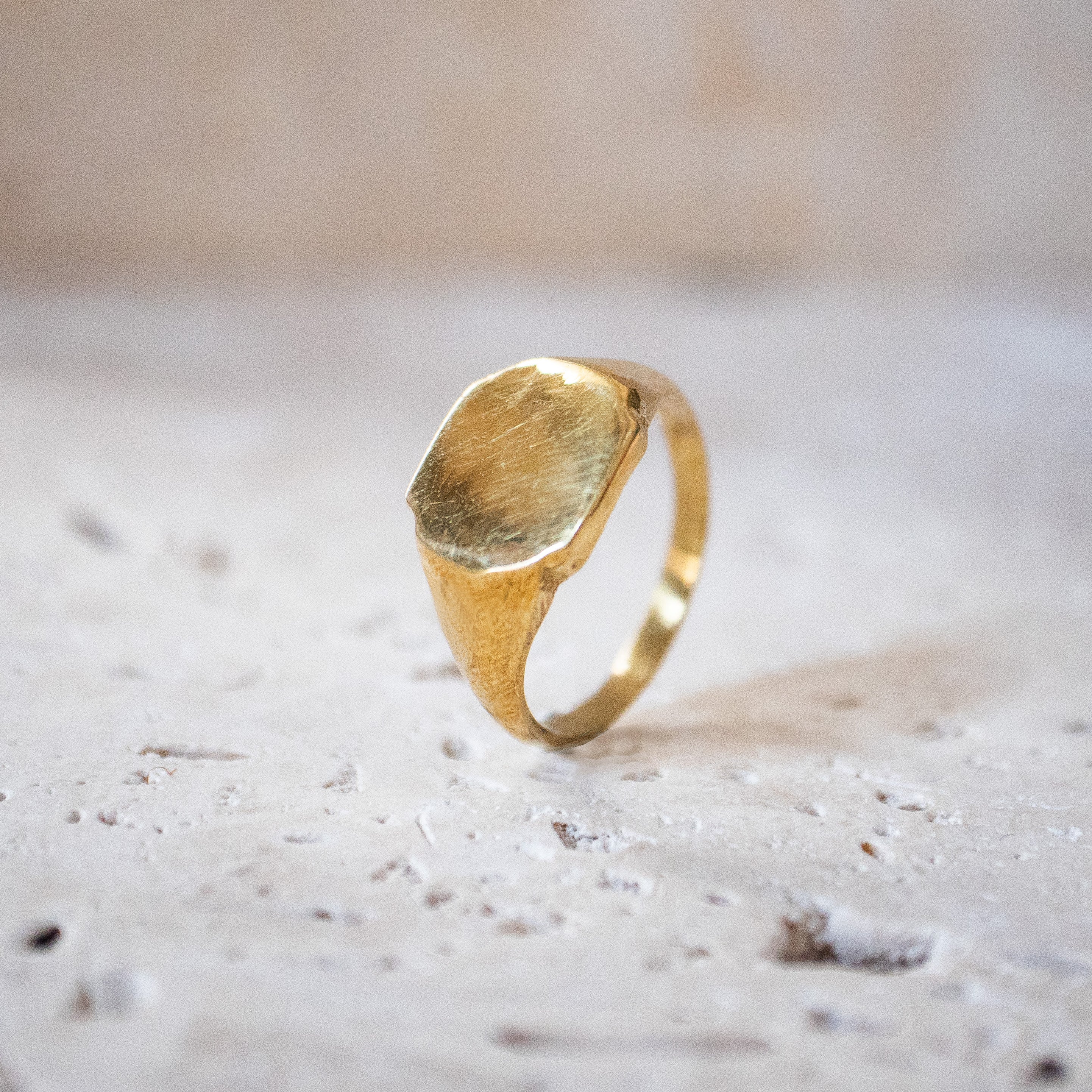 Golden signet ring | Square, handmade and decorated