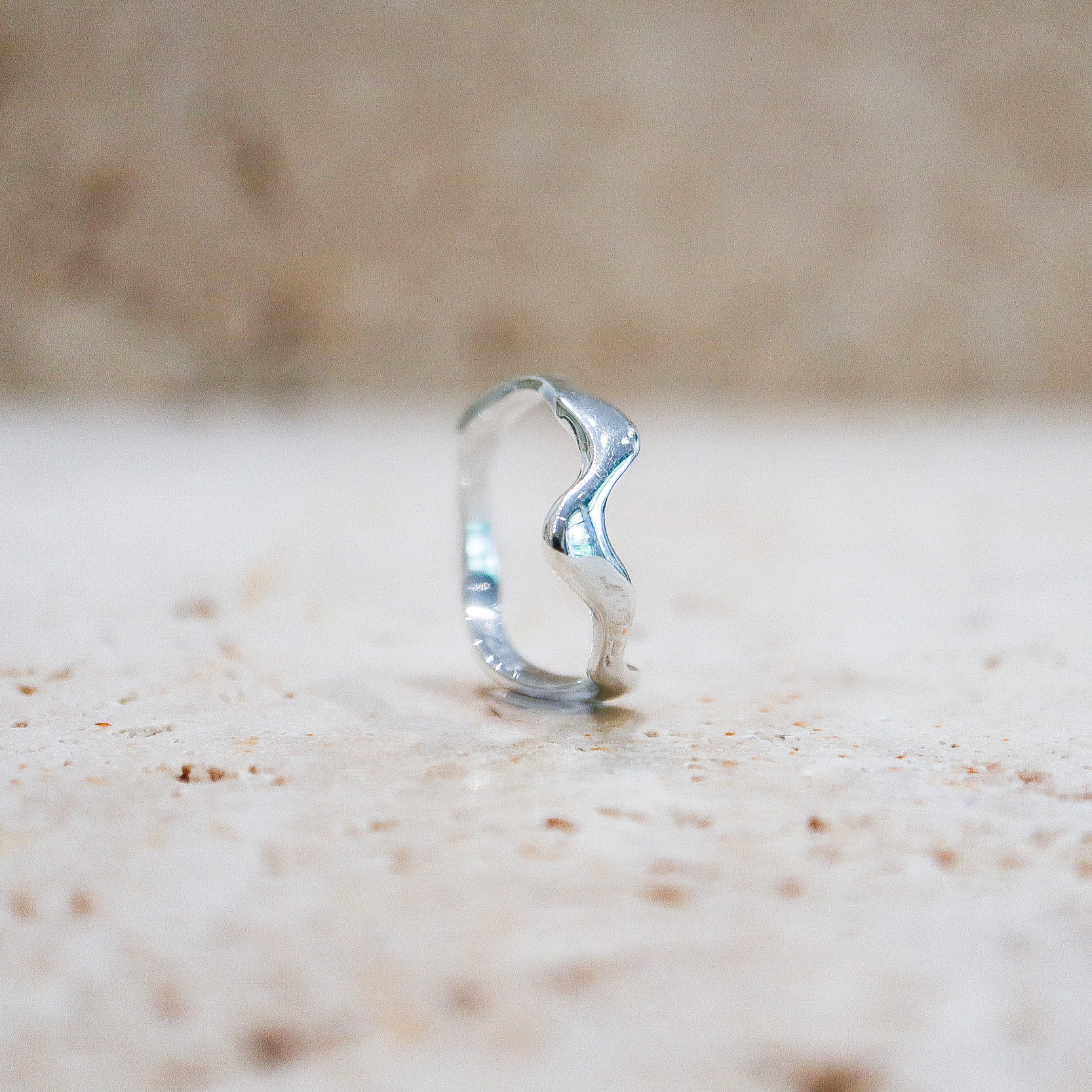 Asymmetrischer Ring „Melting“ aus 925 Sterling Silber