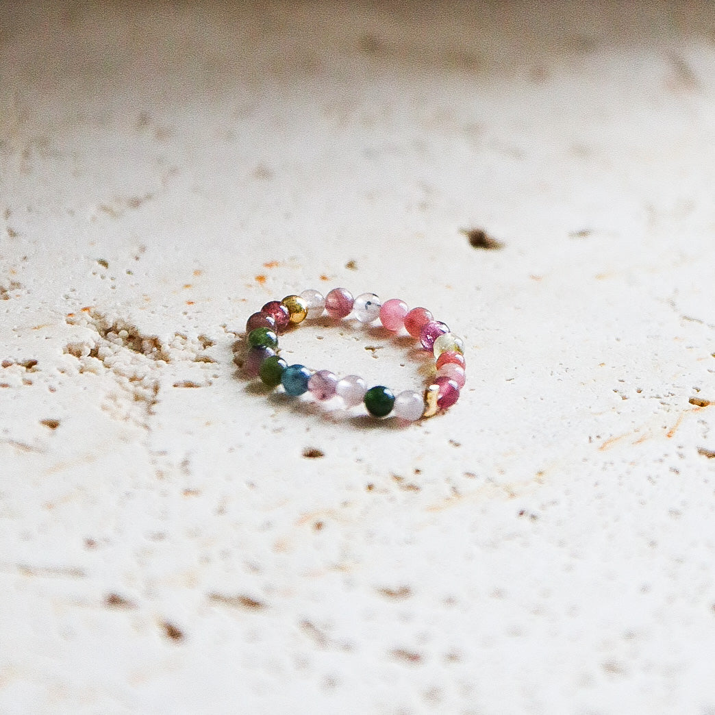 Zarter Perlenring aus Turmalin – Pinky Ring – Einheitsgröße