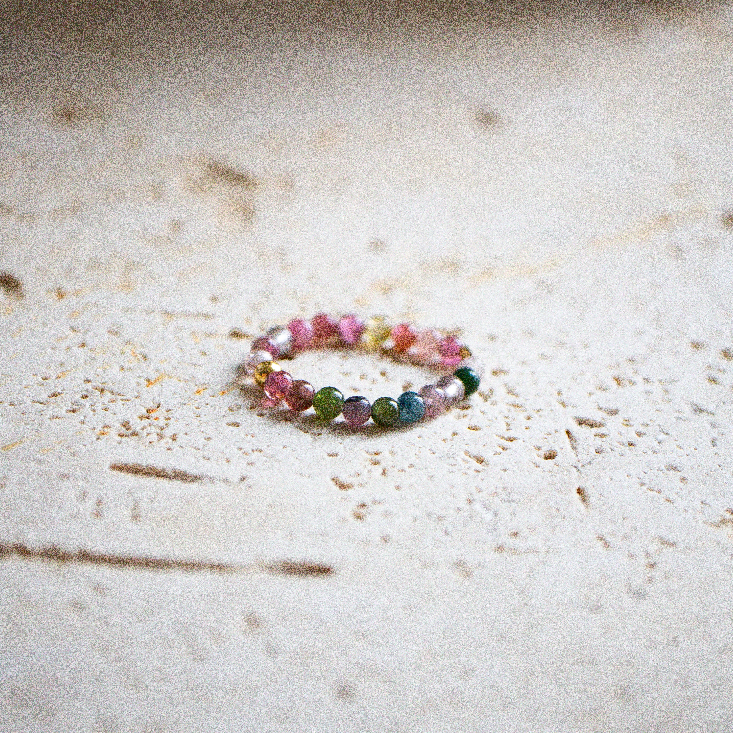 Zarter Perlenring aus Turmalin – Pinky Ring – Einheitsgröße