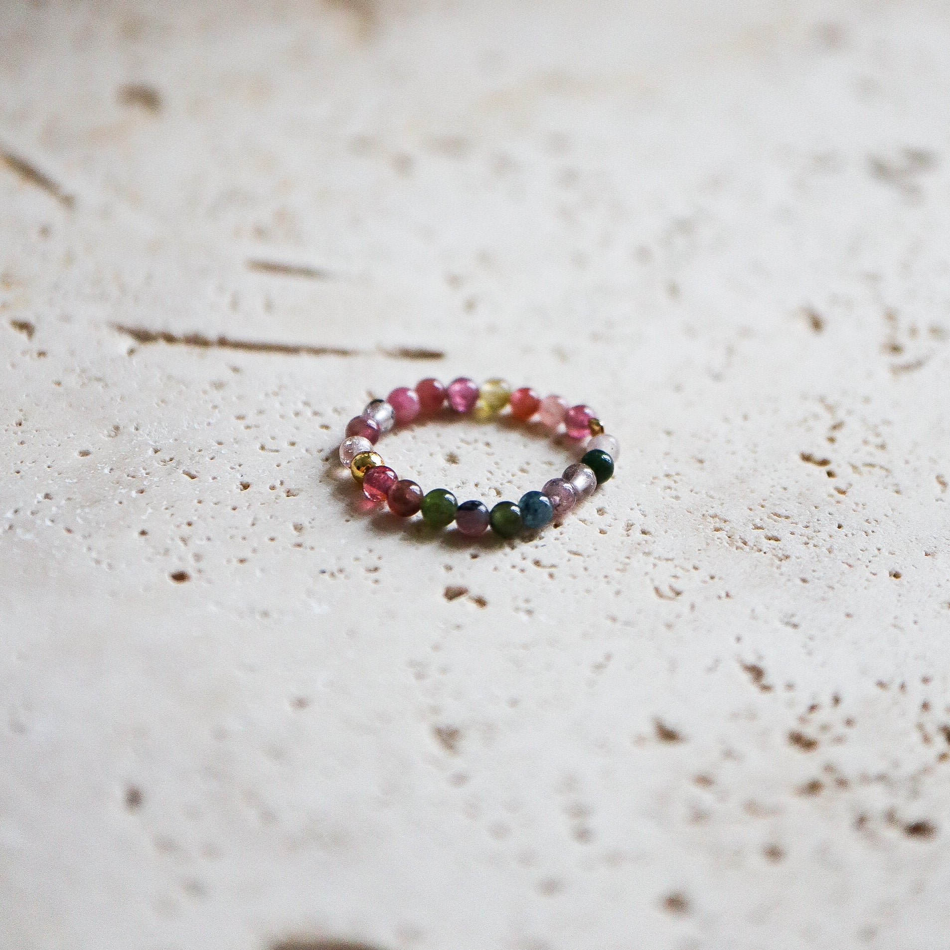 Zarter Perlenring aus Turmalin – Pinky Ring – Einheitsgröße
