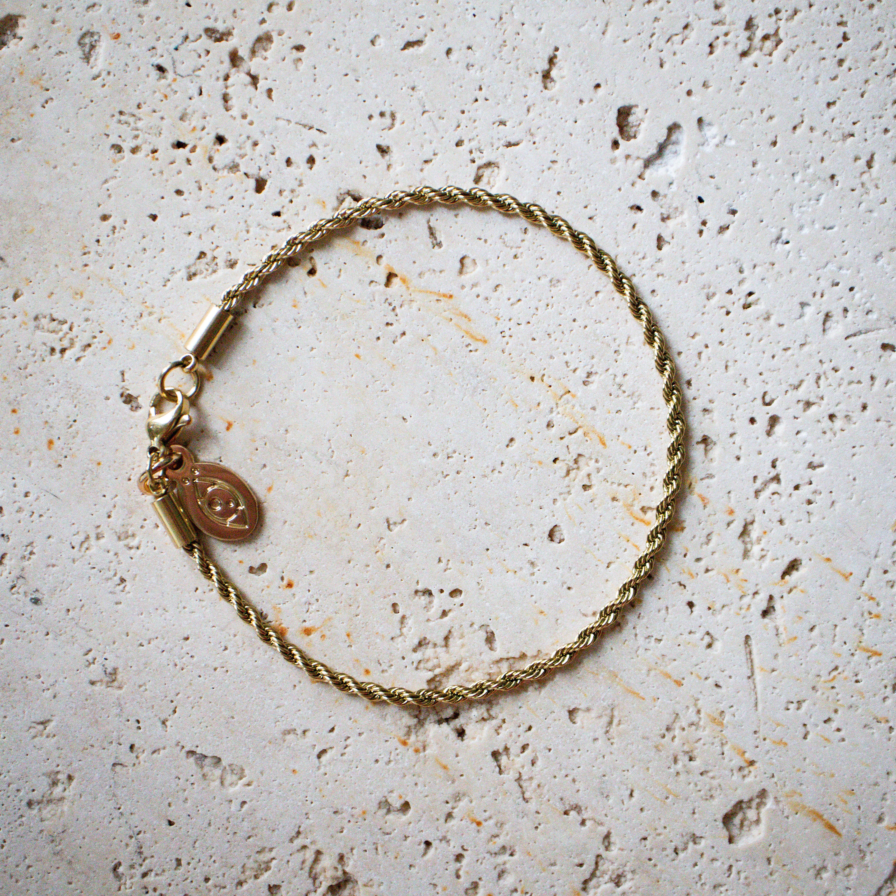Vergoldetes Edelstahl Seil-Armband – filigranes Schmuckstück für Damen