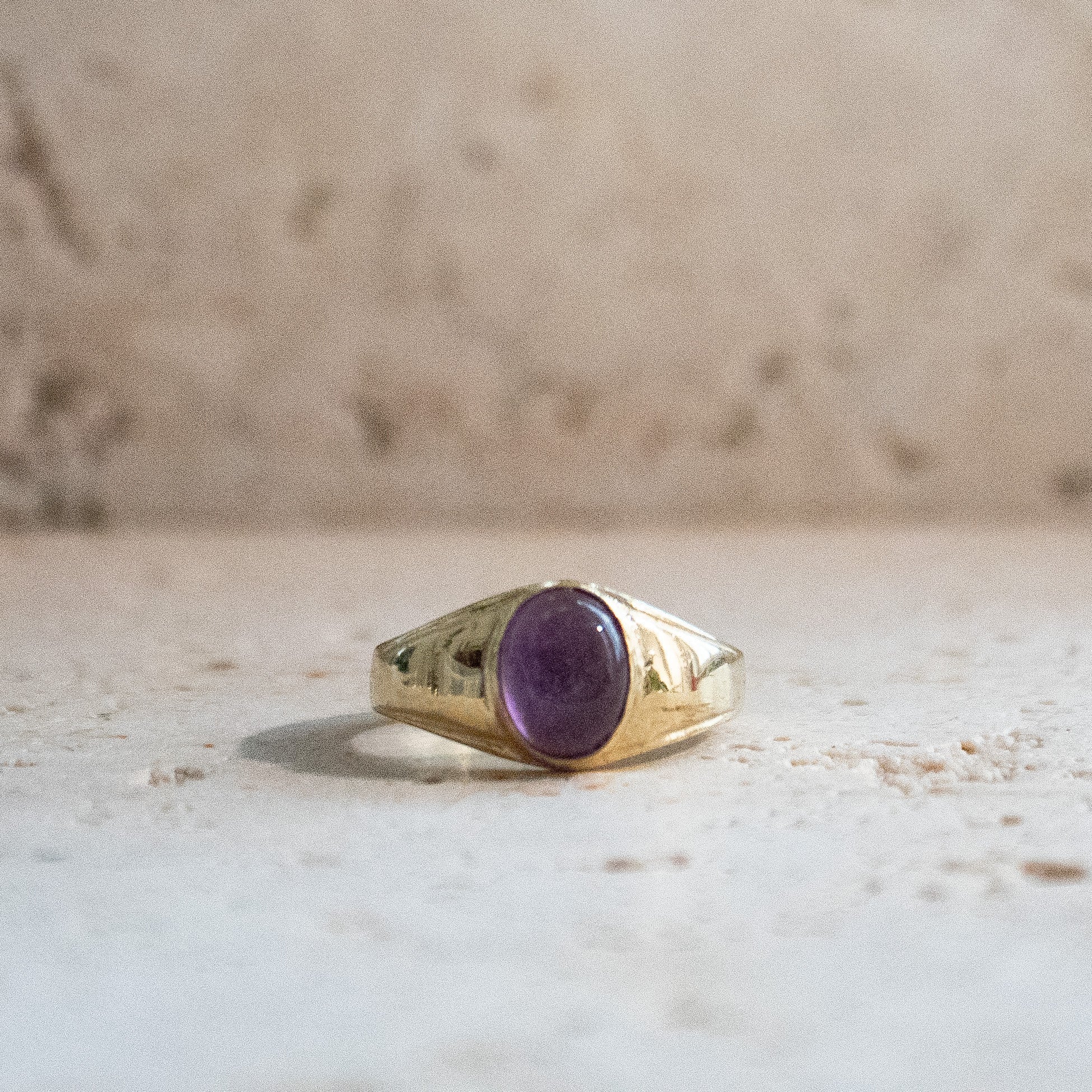 Siegelring mit ovalem Amethyst gold handgemacht - Nooe UG