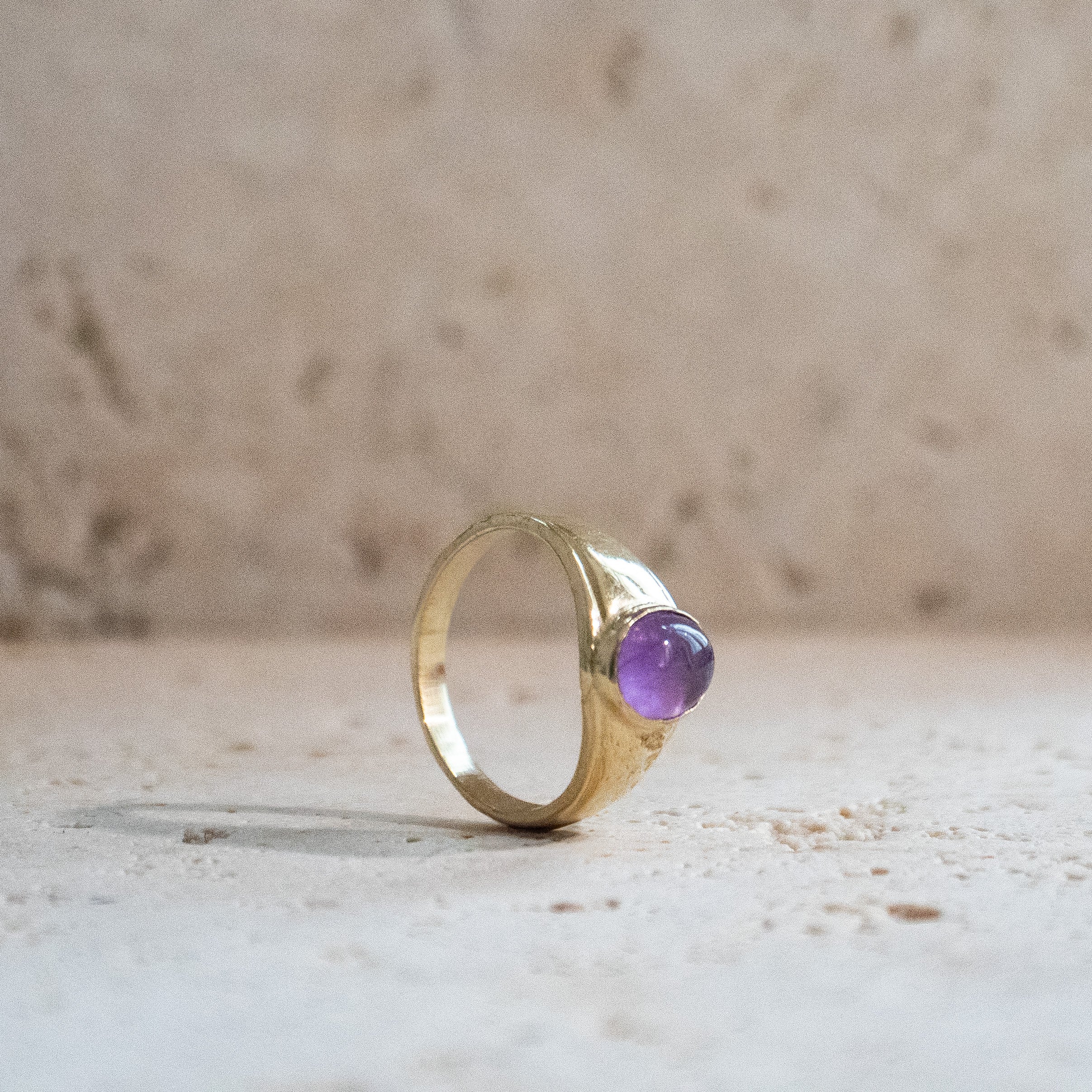 Siegelring mit ovalem Amethyst gold handgemacht