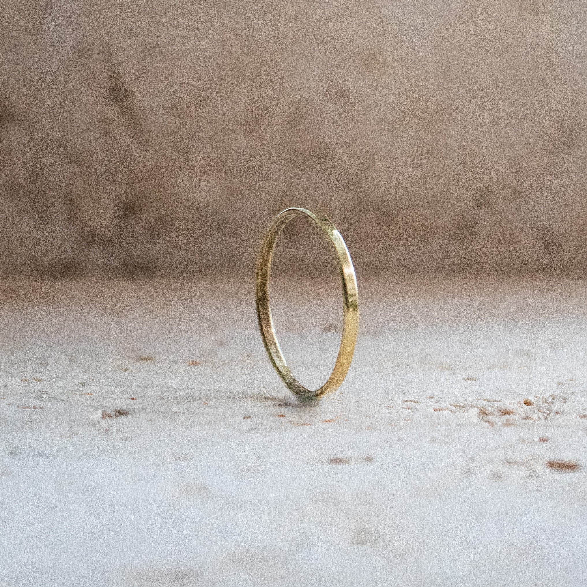 Zierlicher, zarter, dünner Ring aus Messing handgemacht gold - Nooe UG