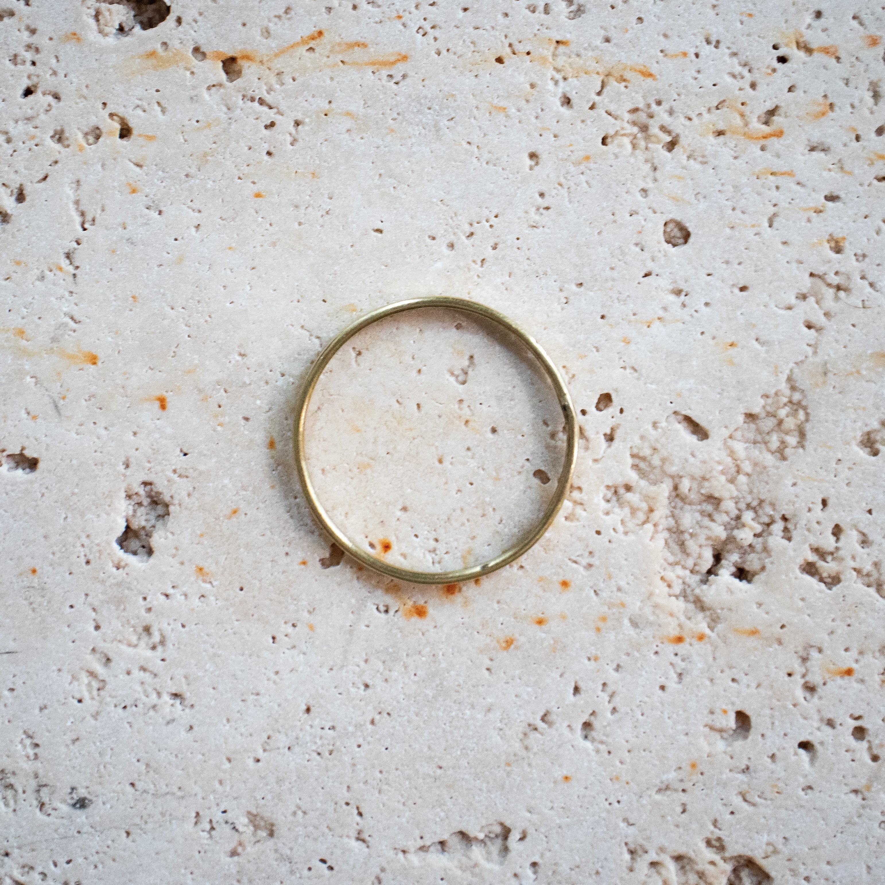 Zierlicher, zarter, dünner Ring aus Messing handgemacht gold - Nooe UG