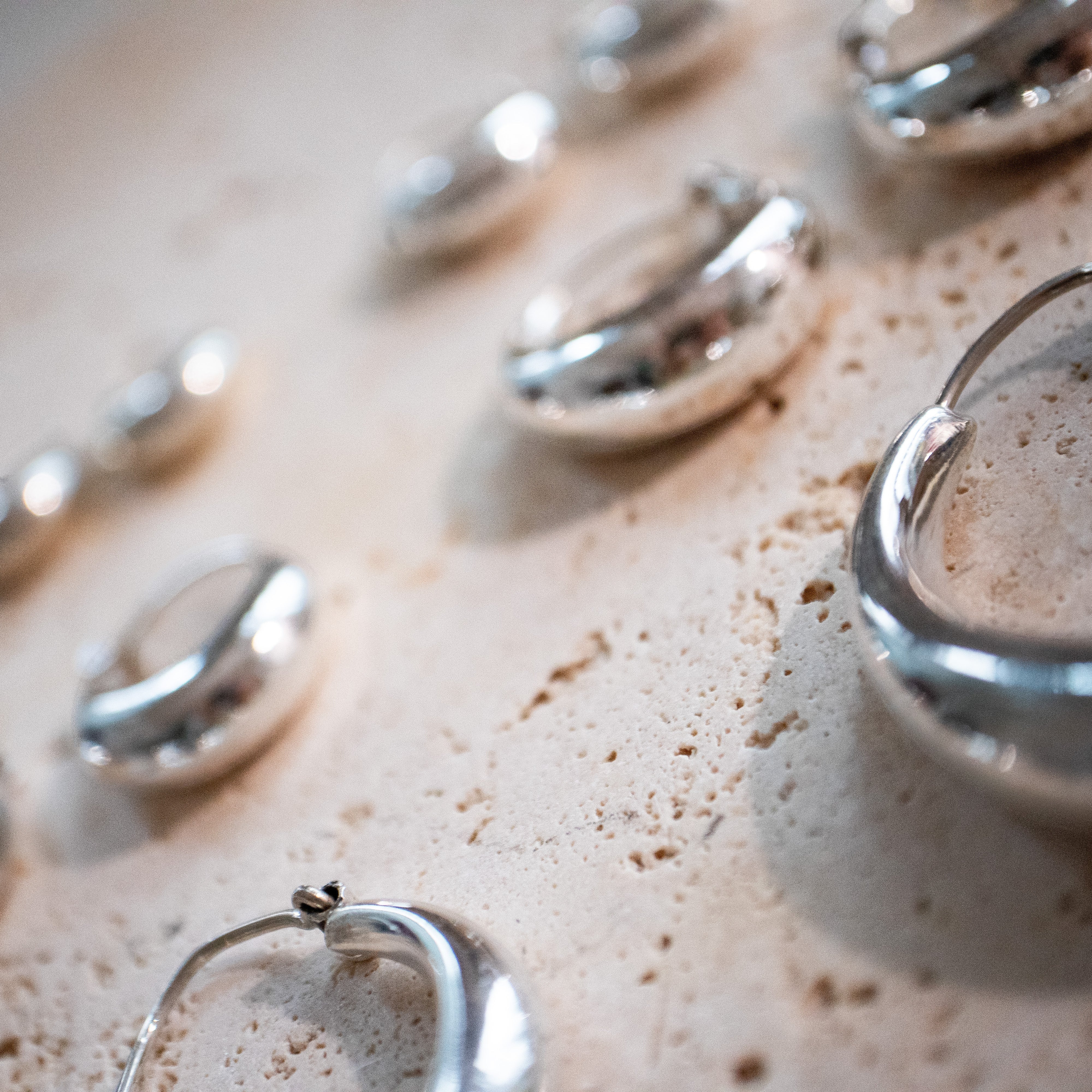 Chunky Creolen aus 925 Sterling Silber handgemacht in verschiedenen Größen - Nooe UG