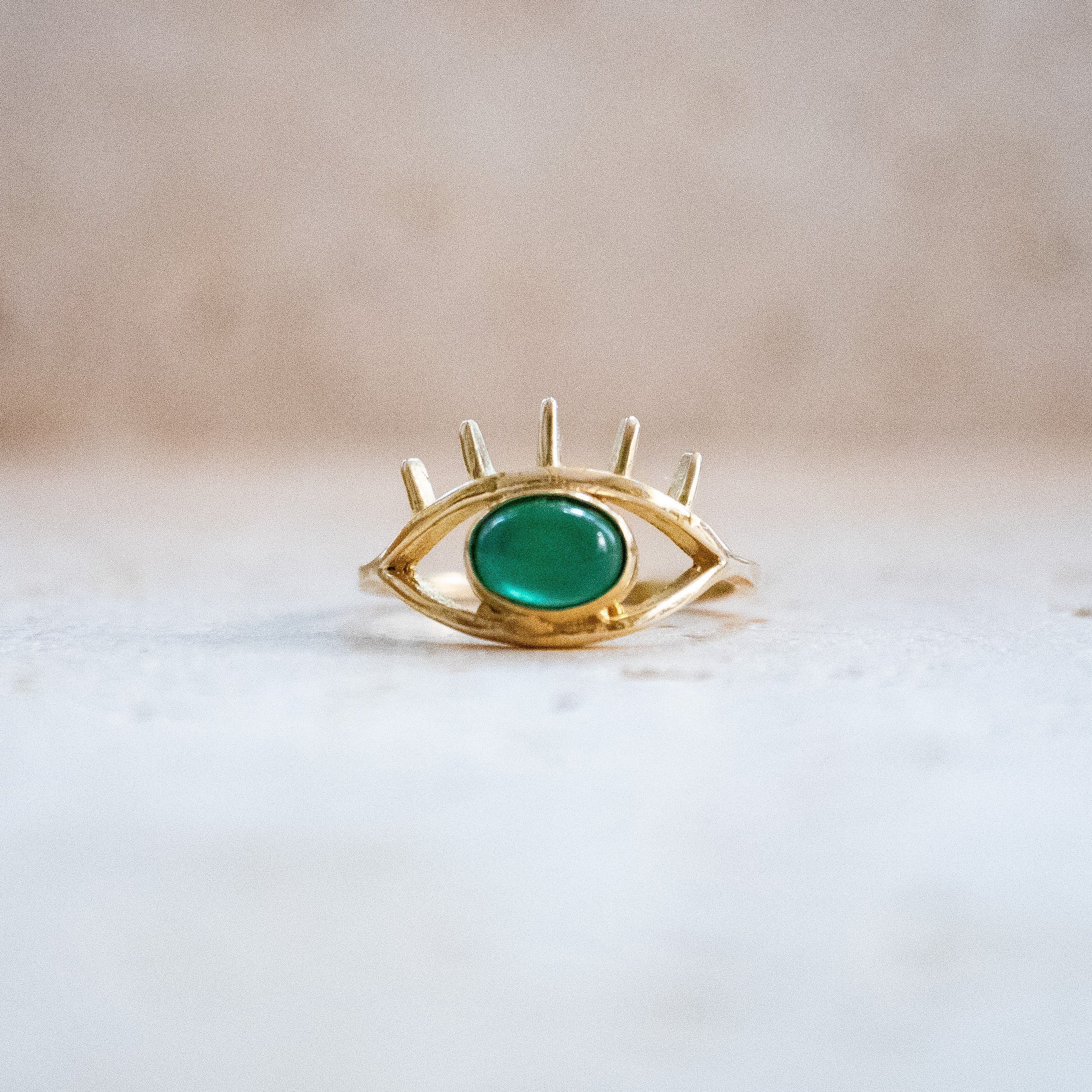 Schutz-Talisman Ring – Handgemachter Ring mit grünem Onyx & Evil Eye