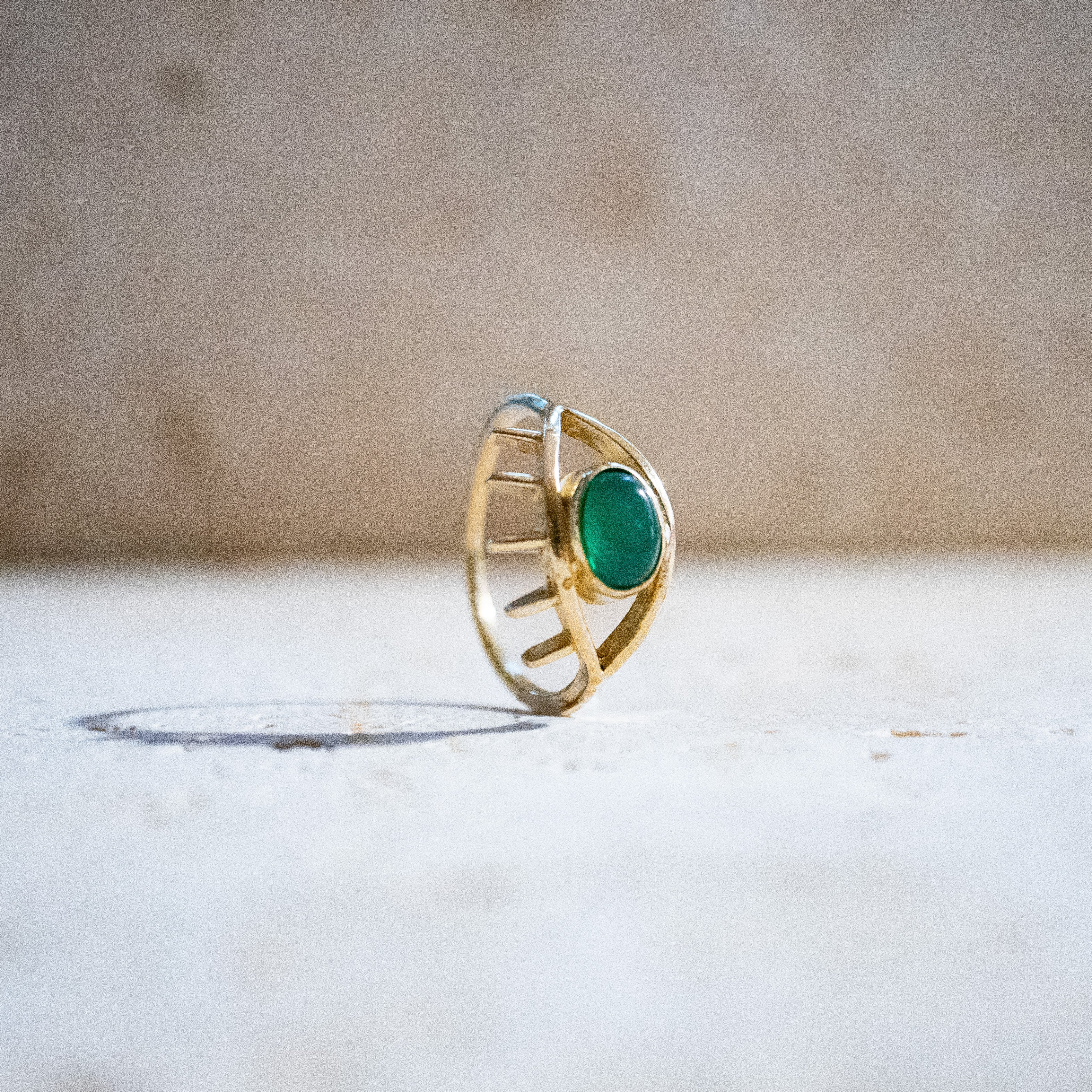 Schutz-Talisman Ring – Handgemachter Ring mit grünem Onyx & Evil Eye