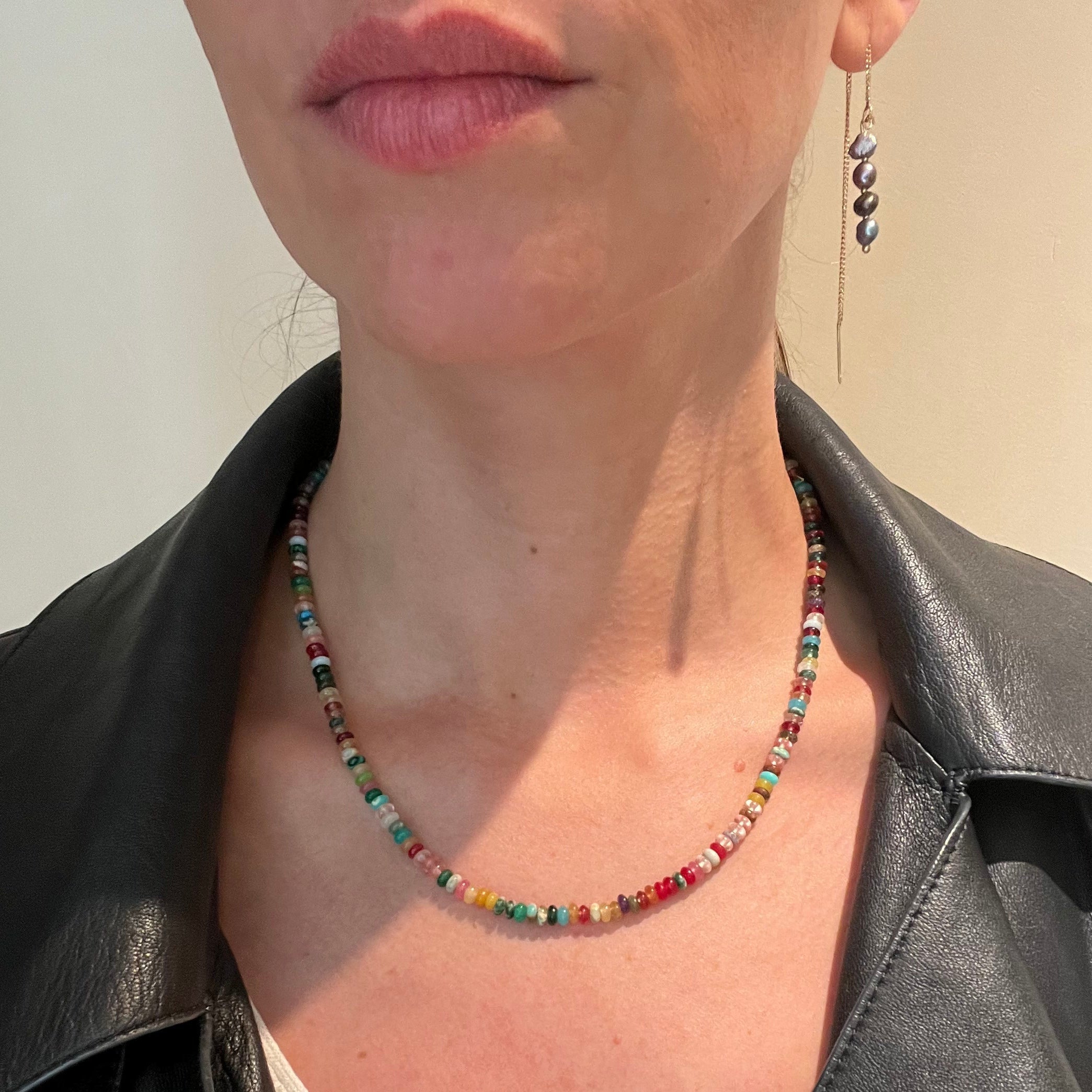 Perlenkette bunt Regenbogen runde Edelsteine vergoldet handgemacht - NooeBerlin