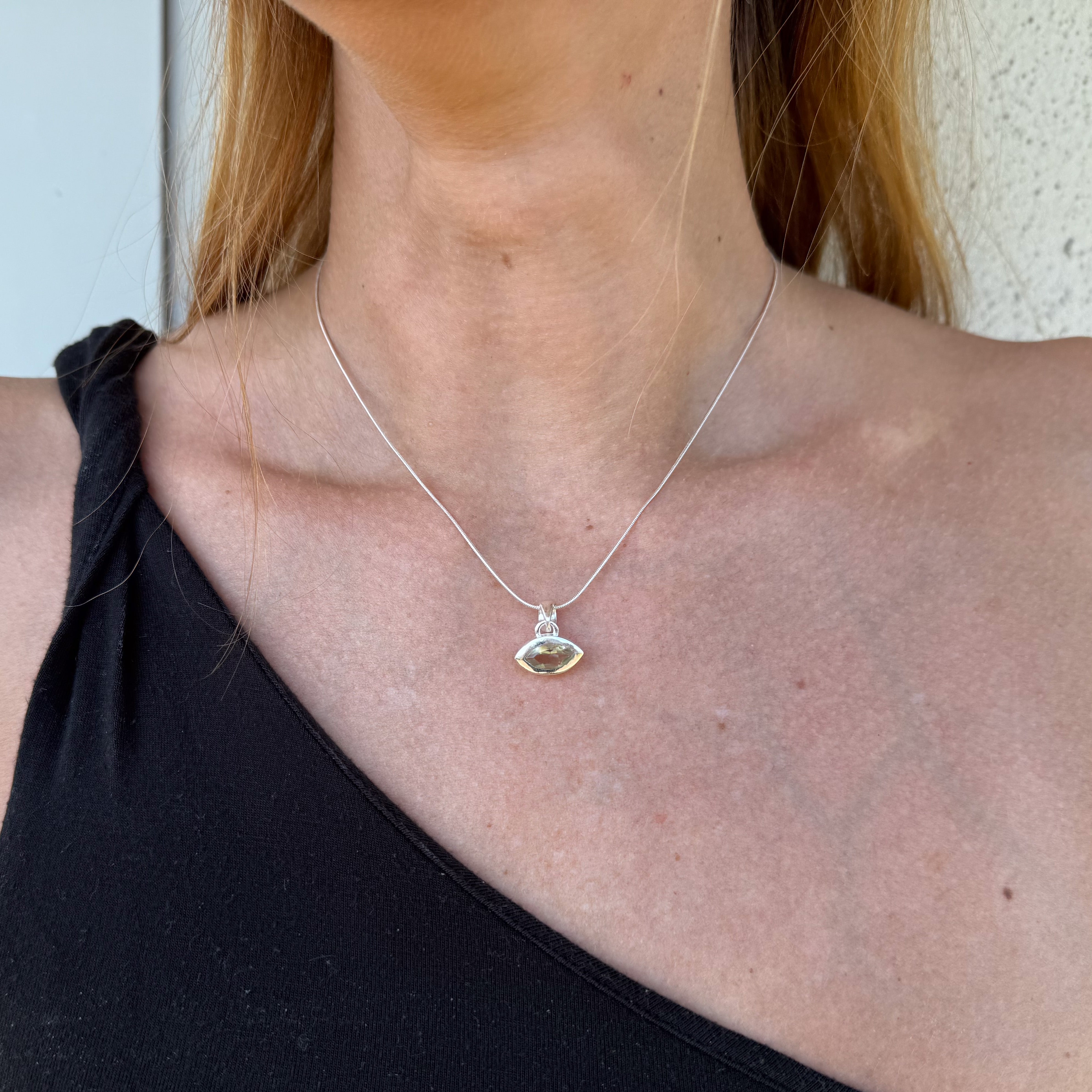 Grüner Amethyst Kette – Anhänger "Auge", 925 Sterling Silber | NOOE Berlin