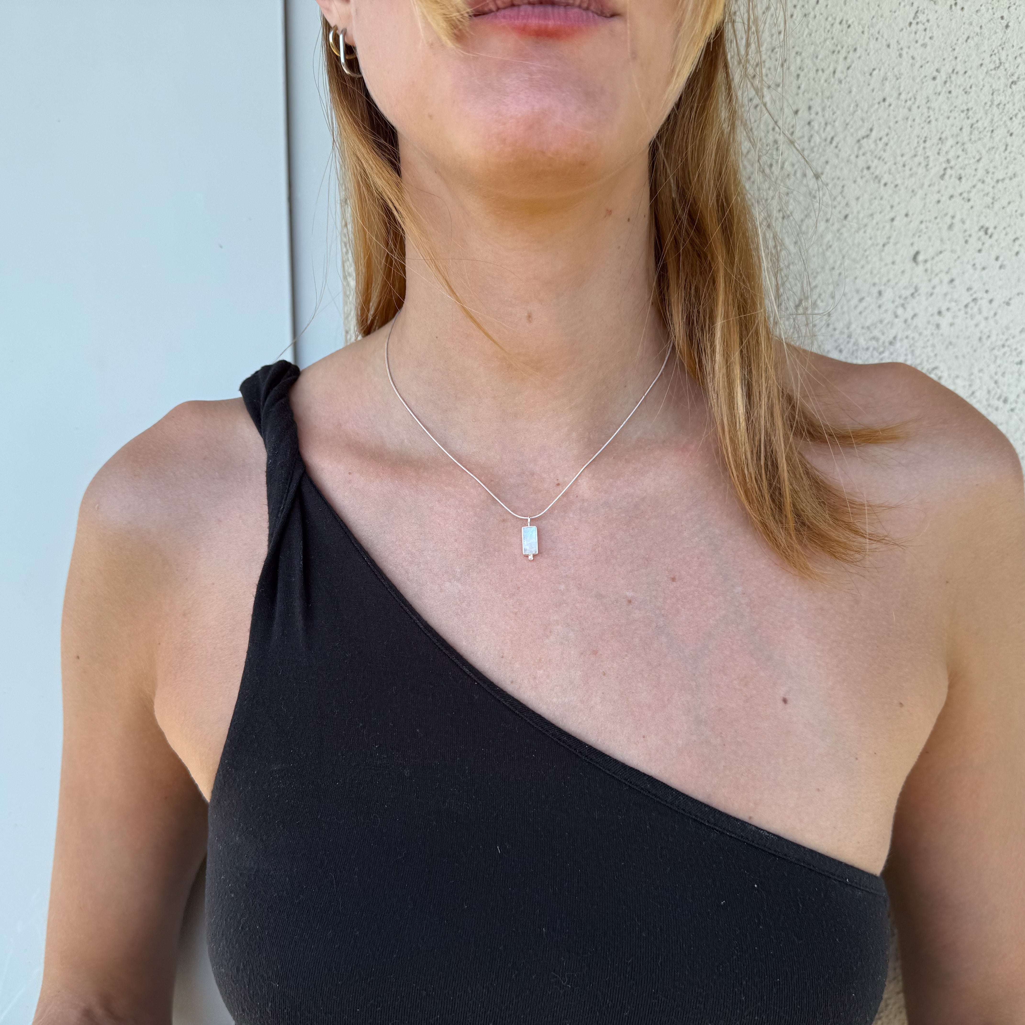Bali Mondstein Kette – rechteckiger Anhänger, 925 Sterling Silber | NOOE Berlin