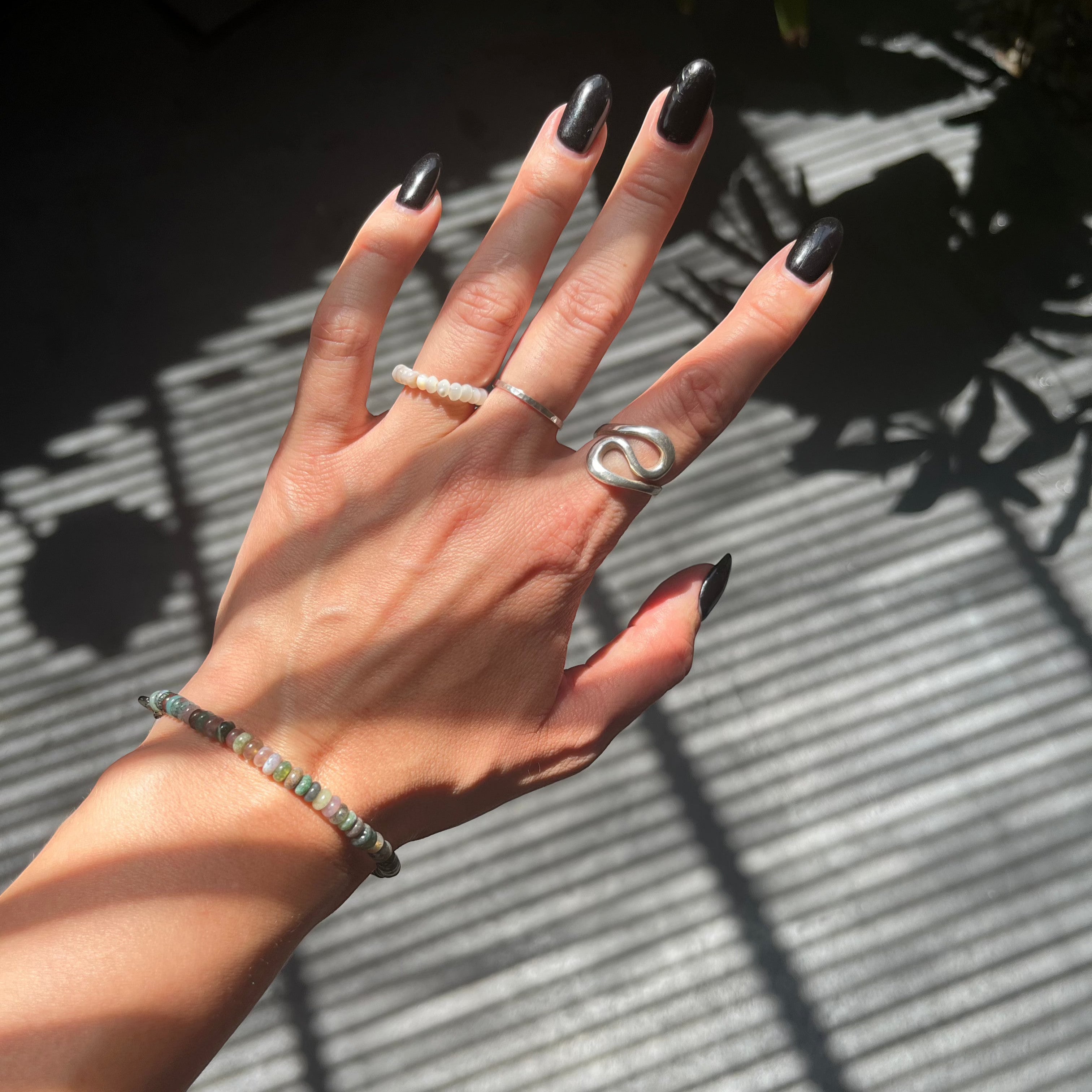 Perlmutt Ring – Handgefertigter Ring auf Gummiband - Nooe UG