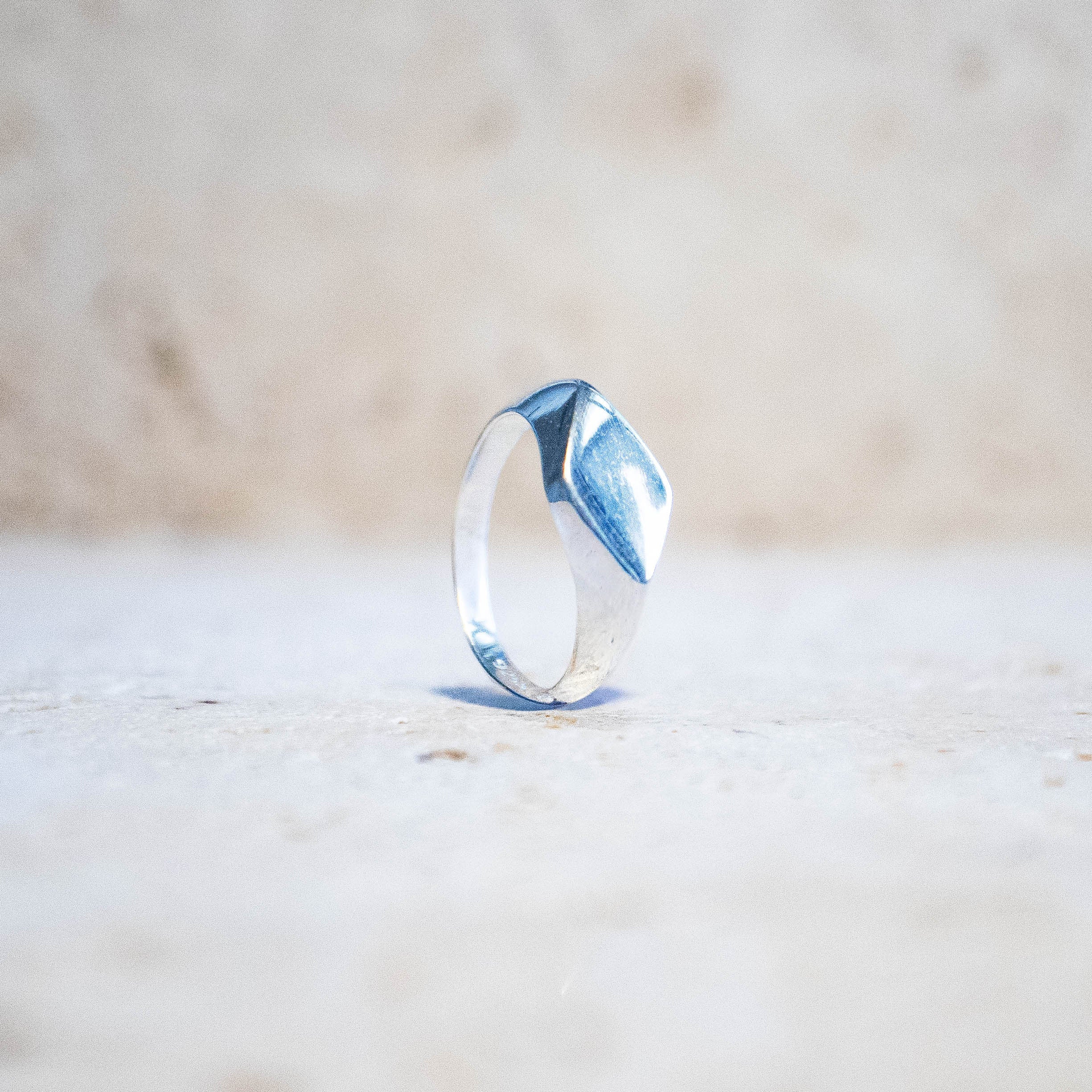 Kleiner Siegelring aus 925 Sterling Silber eckig handgemacht - Nooe UG