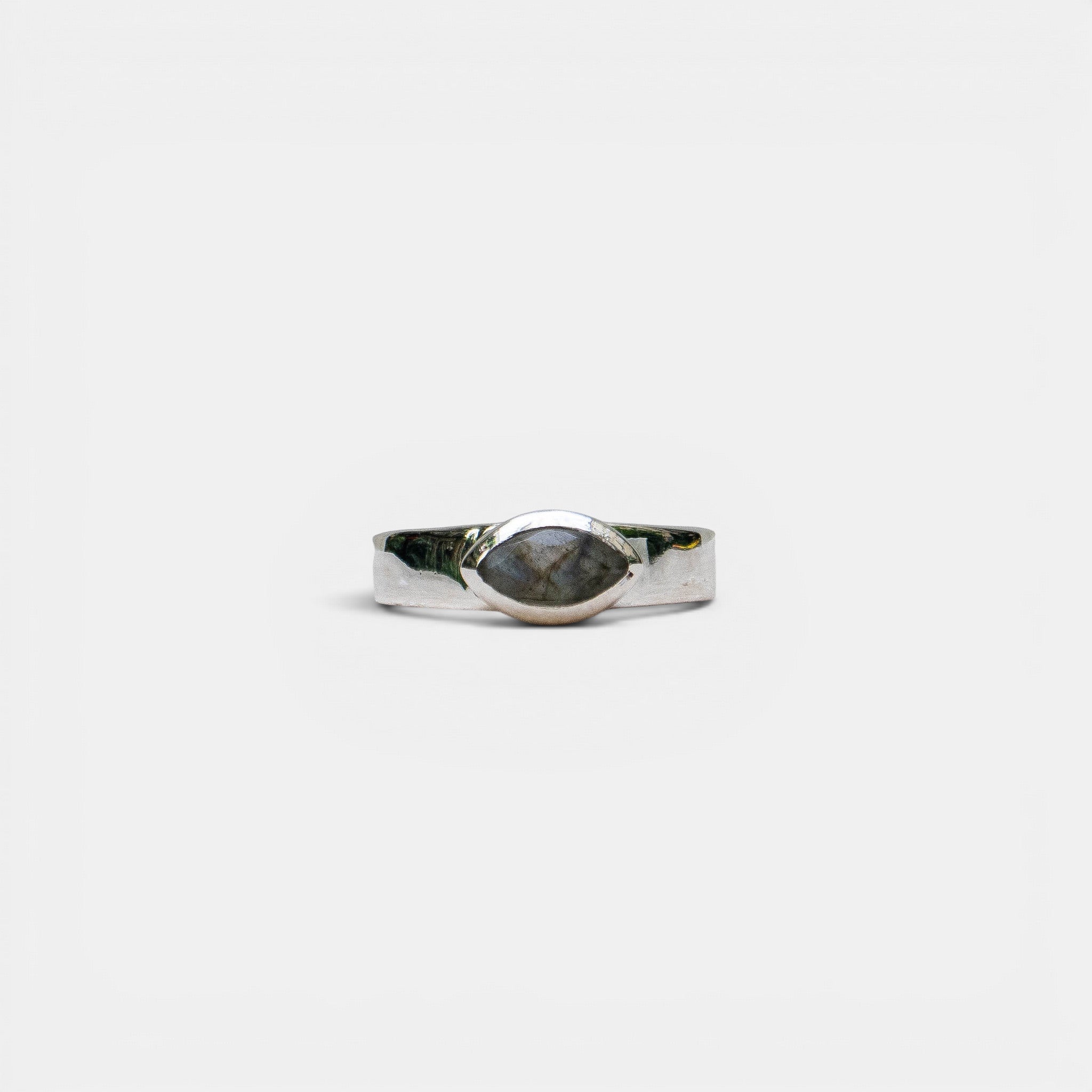 Auge Ring – Labradorit, 925 Sterling Silber | NOOE Berlin