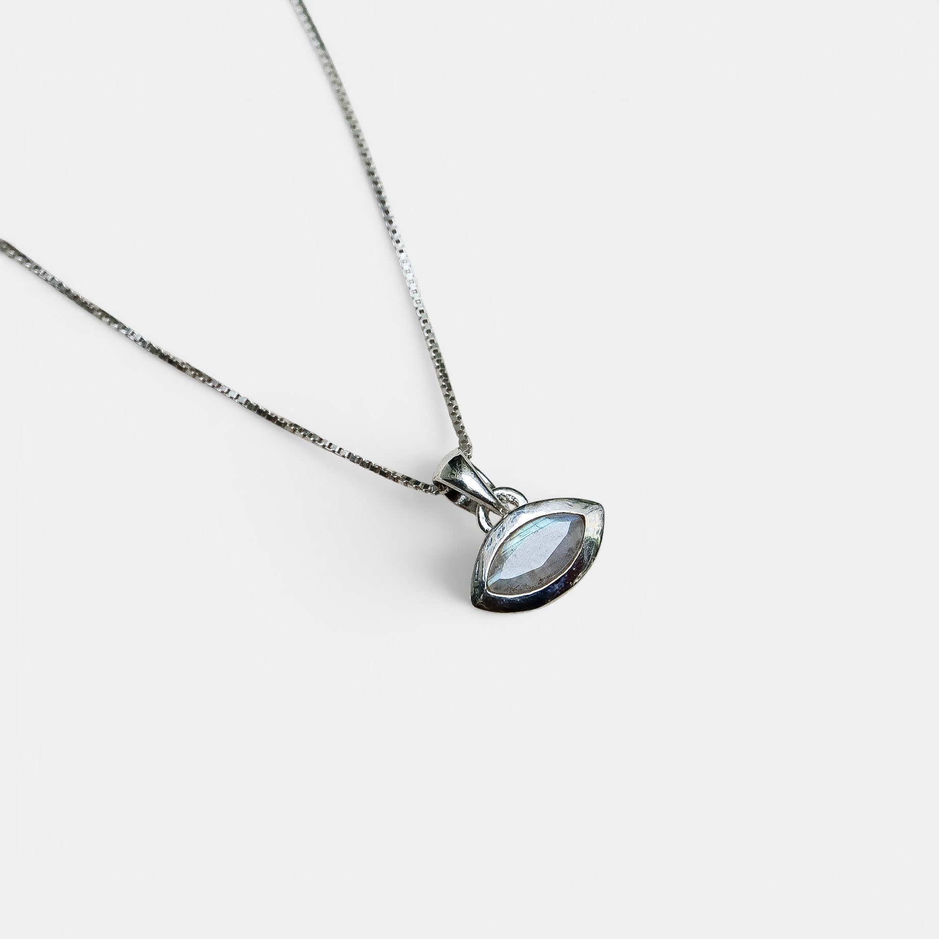 Mondstein Kette – Anhänger "Auge", 925 Sterling Silber | NOOE Berlin