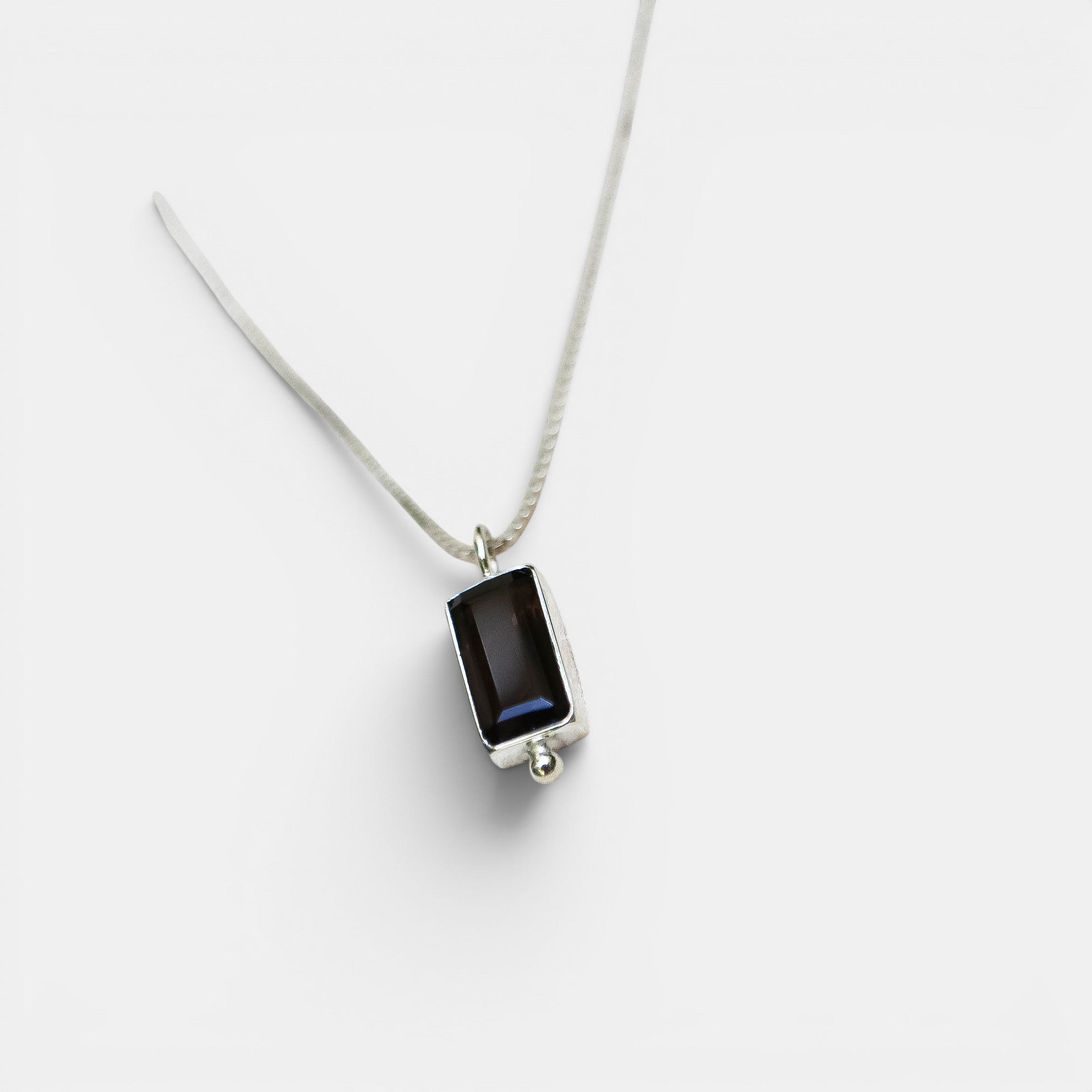 Bali Rauchquarz Kette – Rechteckiger Anhänger, 925 Sterling Silber | NOOE Berlin