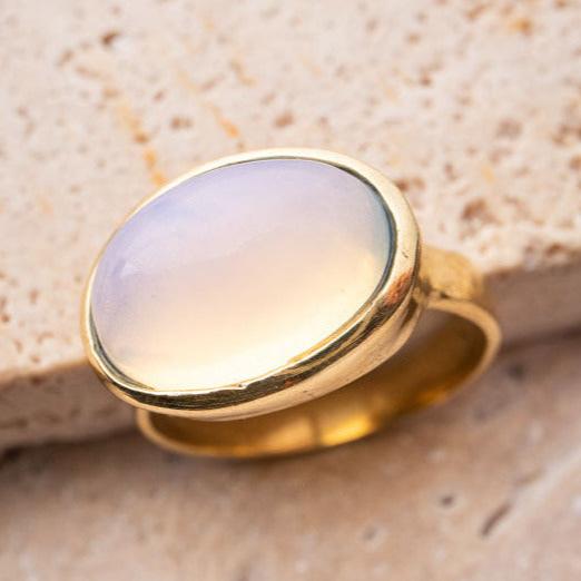 Großer Opal Ring mit ovalem Stein gold handgemacht - NooeBerlin