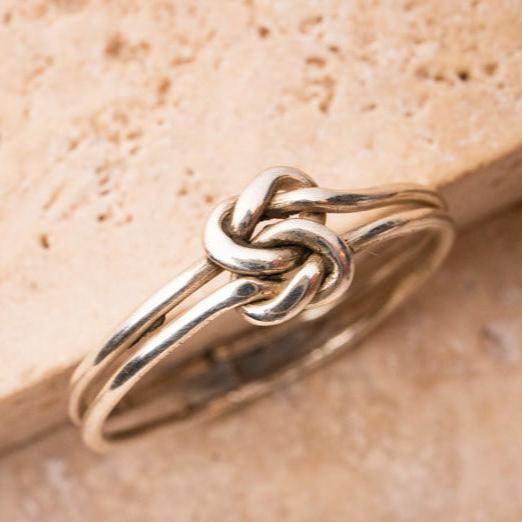 Knot ring connected from 925 Sterling silver movable