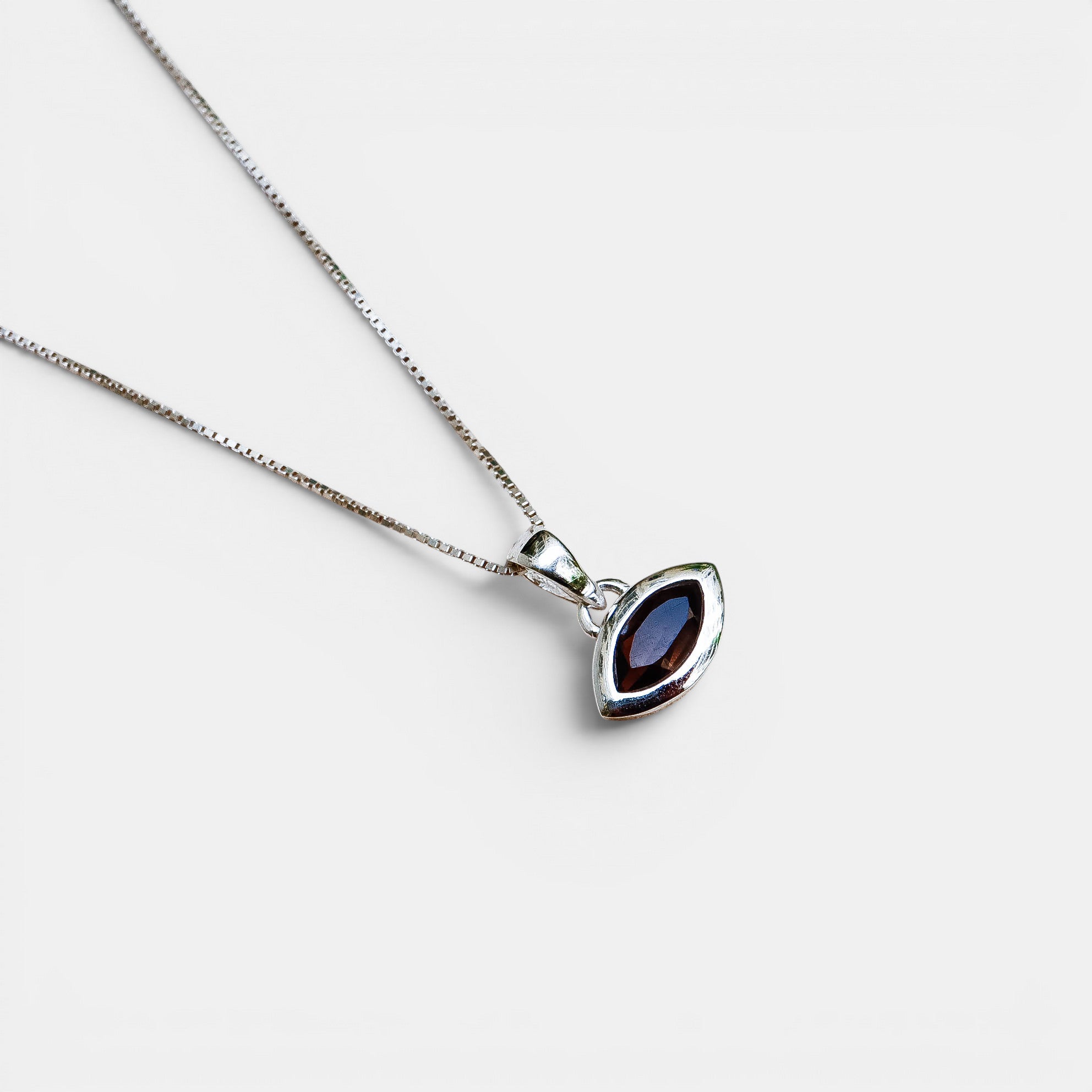Auge Kette Silber mit Rauchquarz | NOOE Berlin