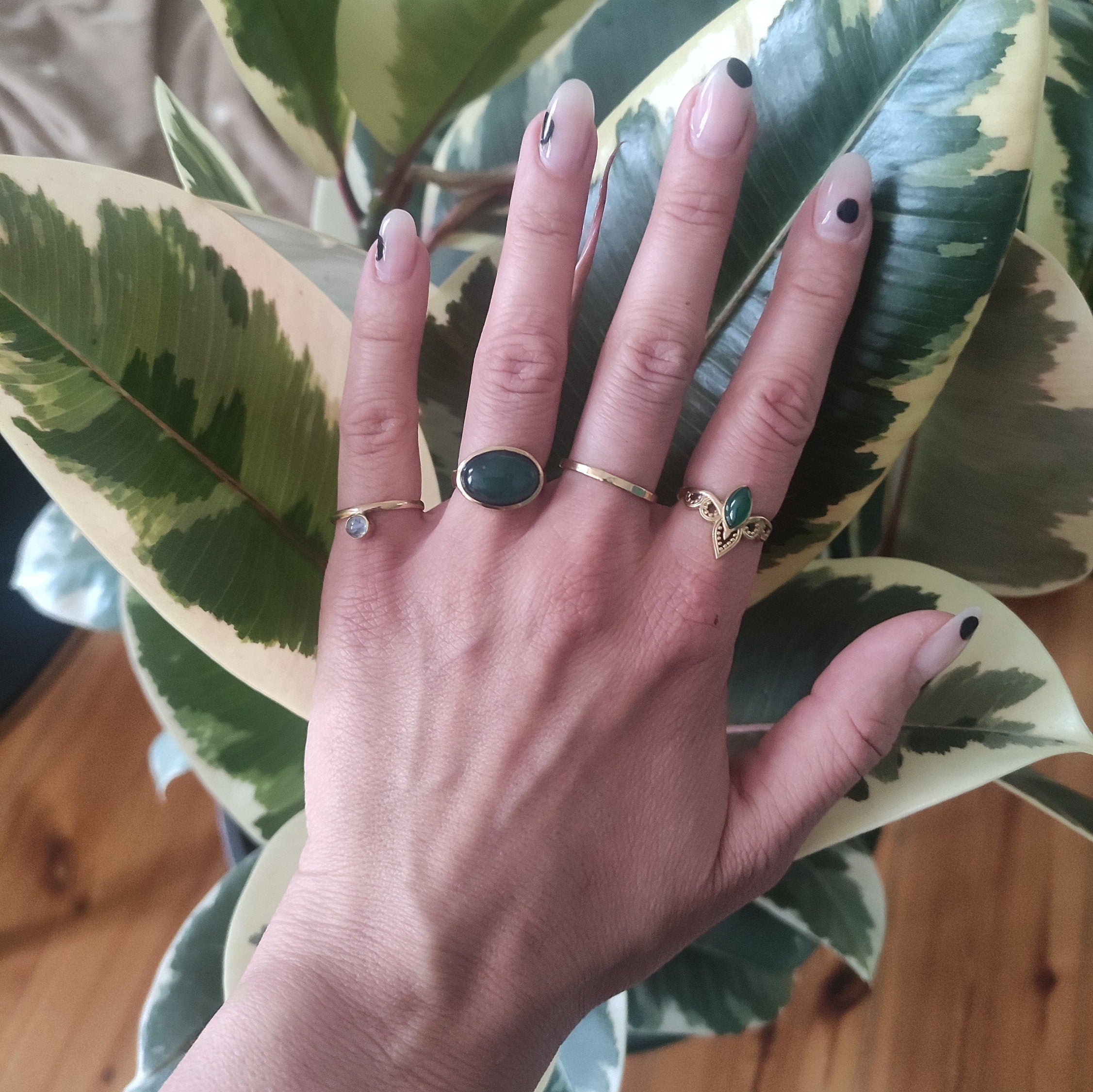 Auge Kronen Ring mit grünem Onyx gold handgemacht